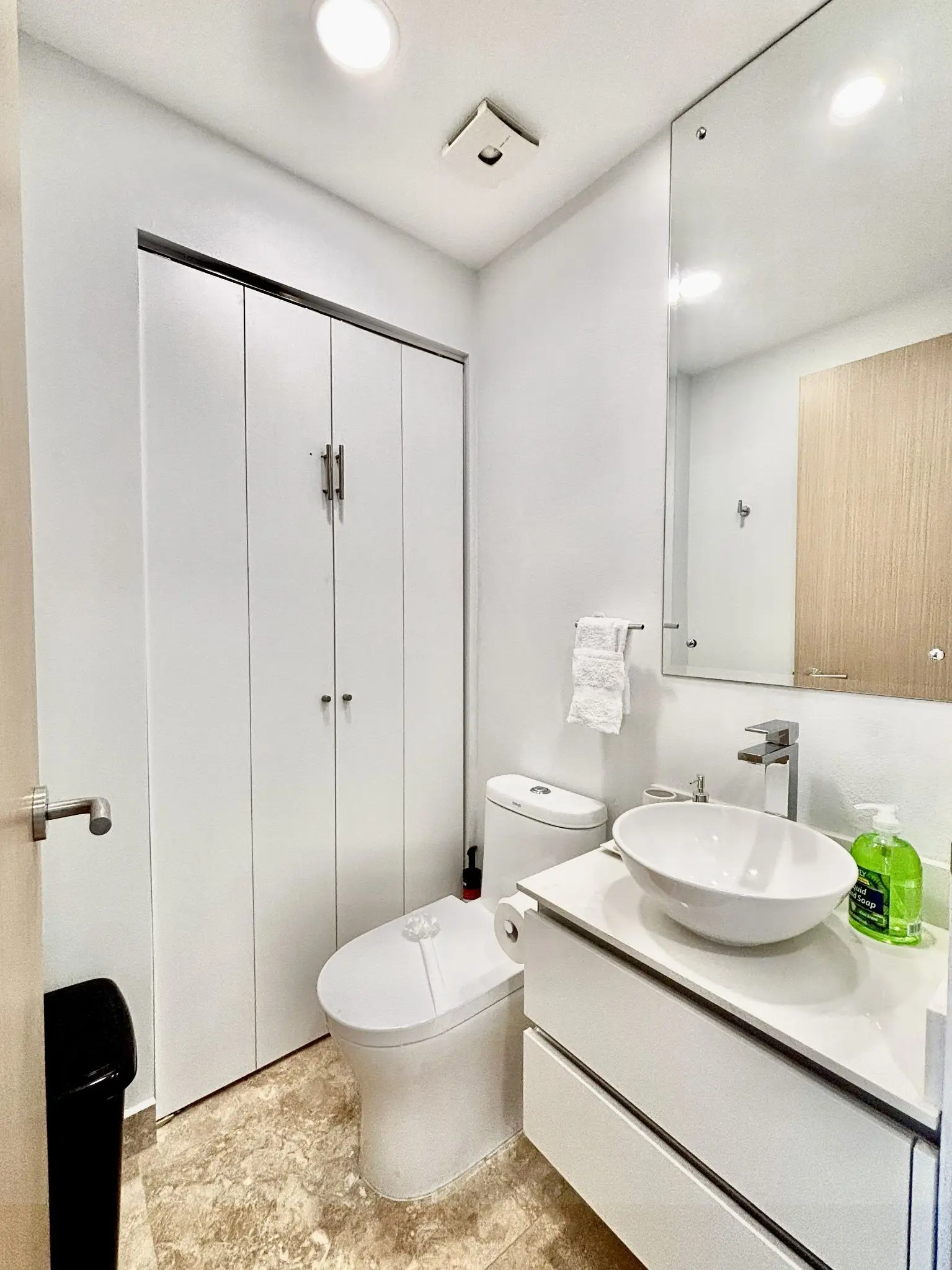 Modern 1-Bed Loft in Jacó with Stunning Ocean Views - image 14