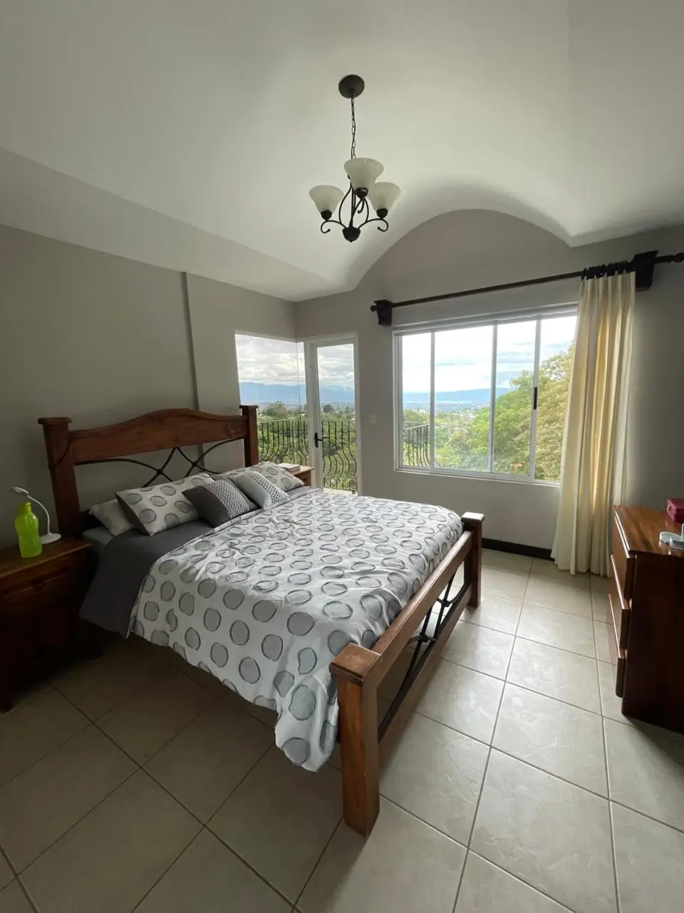 Stunning 3-Bed Modern Home with Expansive Gardens in Grecia, Costa Rica - image 6