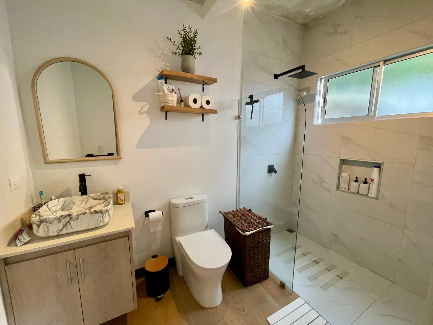 Modern Home in Grecia, Costa Rica - Cond. La Viña - image 9