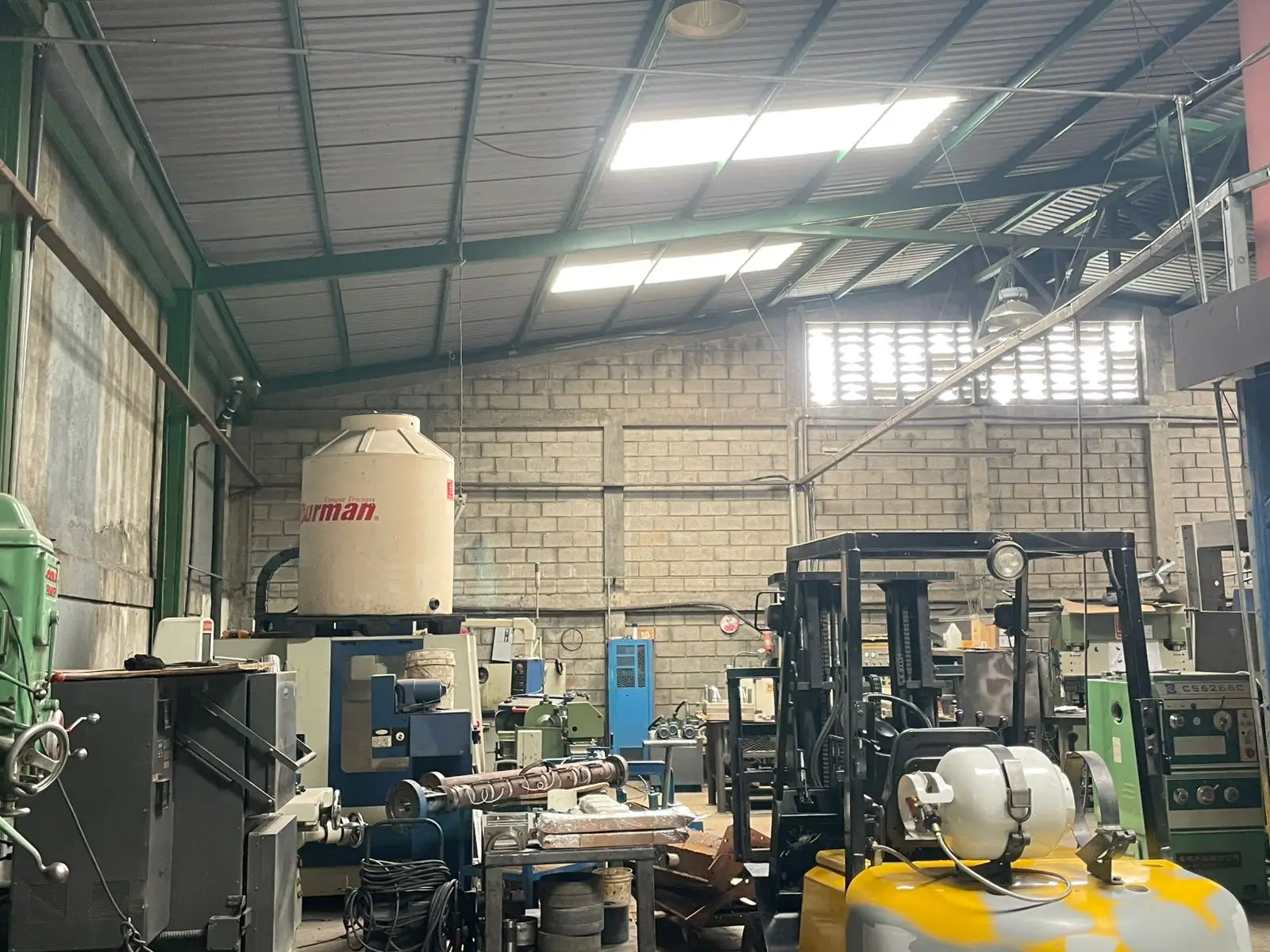 For SALE: Industrial Warehouse in Desamparados - image 4