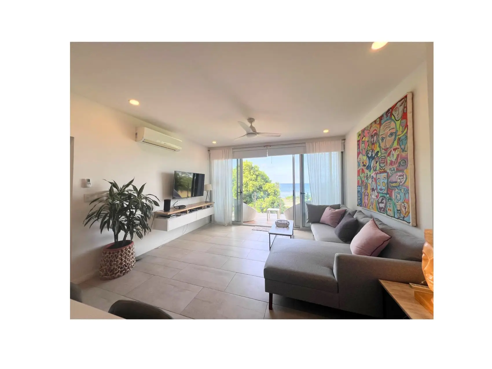 Stunning 2-Bedroom Oceanview Apartment for Sale in Sunset Blvd, Jaco Beach - image 4
