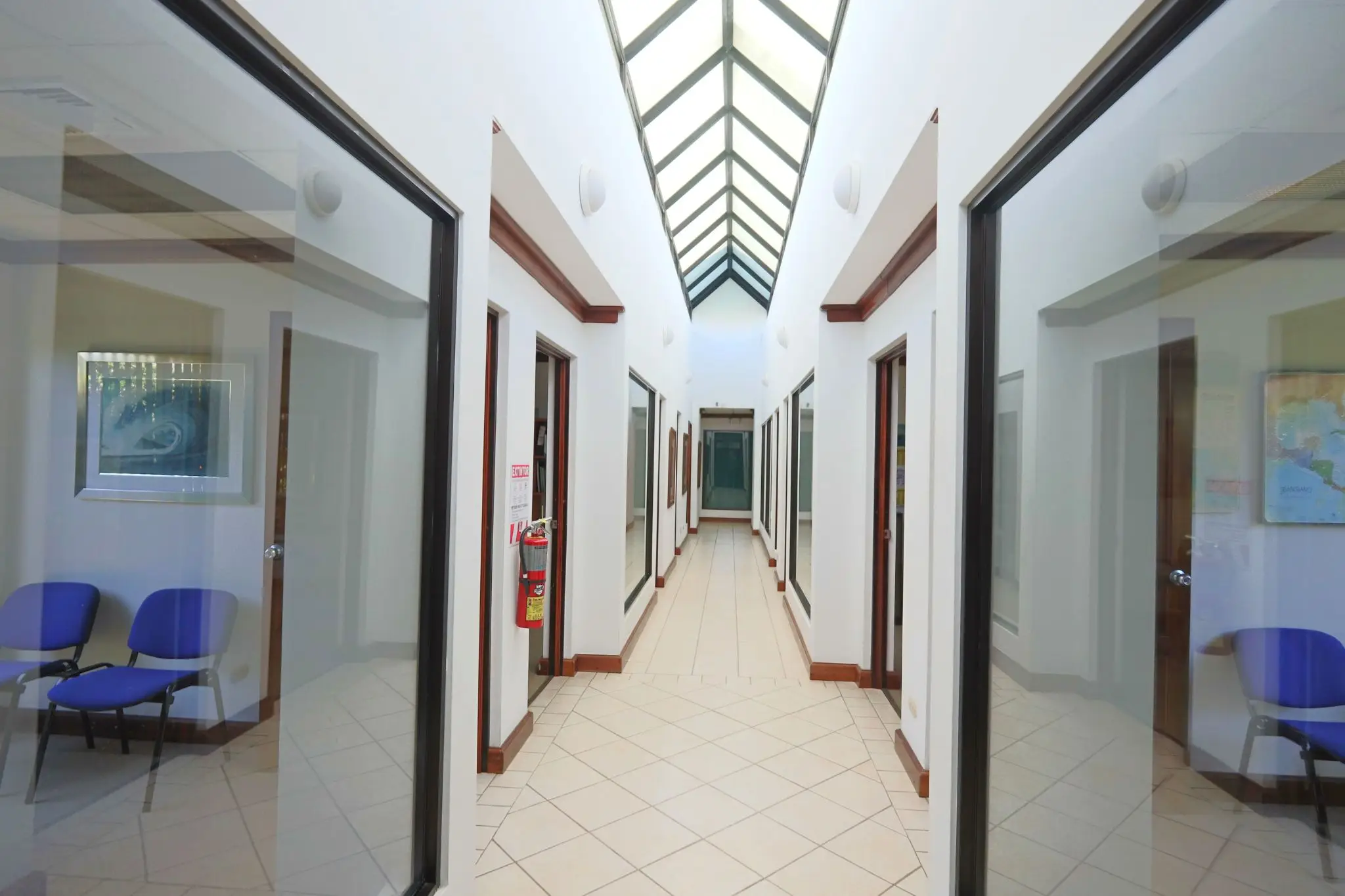 For Sale: 12-Office  Building in Prime in Los Anonos Escazú - image 2