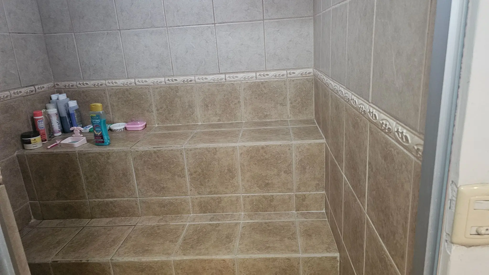 Spacious 6-Bedroom Family Home in Residencial Saint Clare, Moravia - image 10