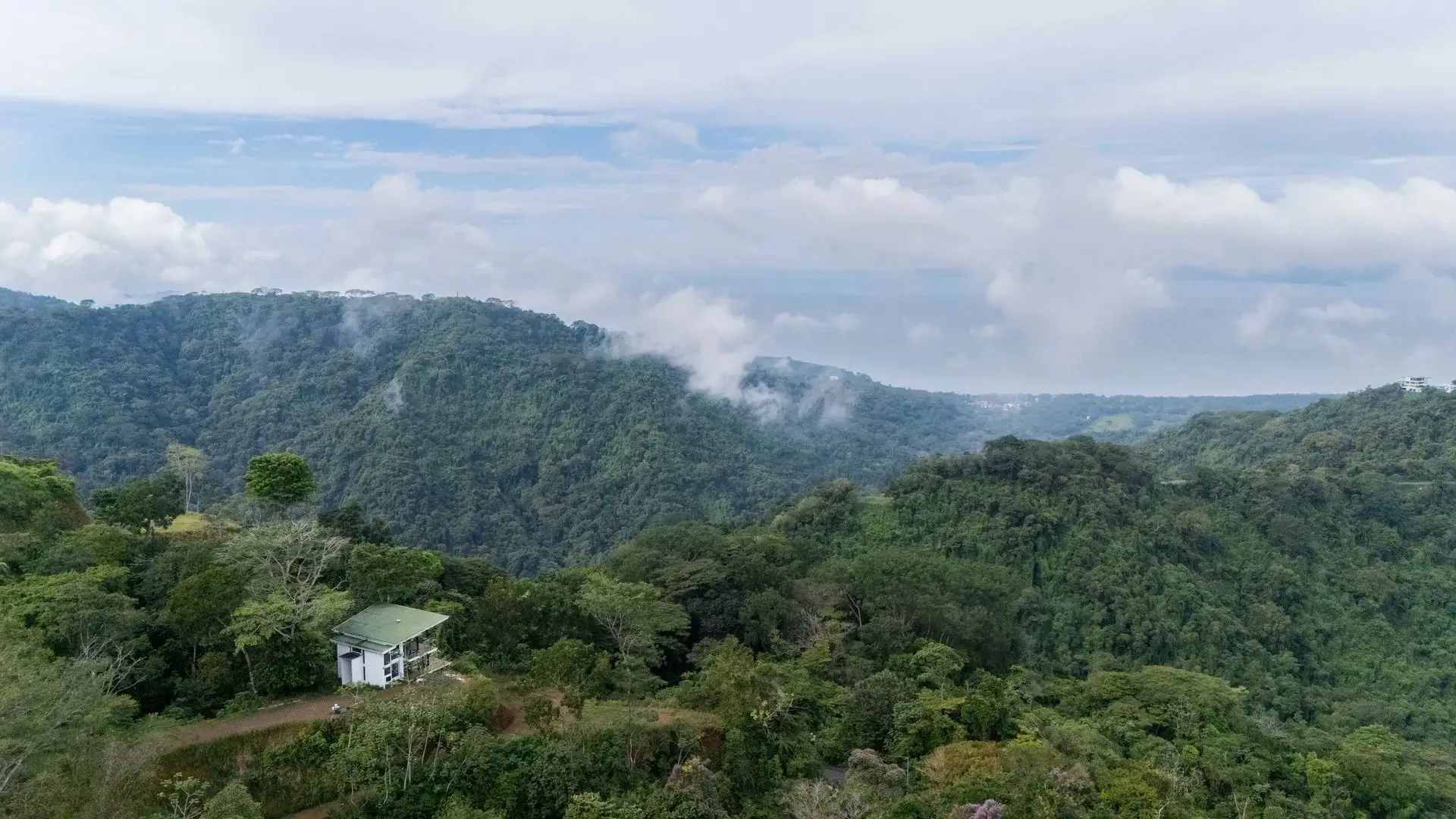 Luxury Modern Home on the hills above Tarcoles: Panoramic Ocean & Mountain Views - image 8