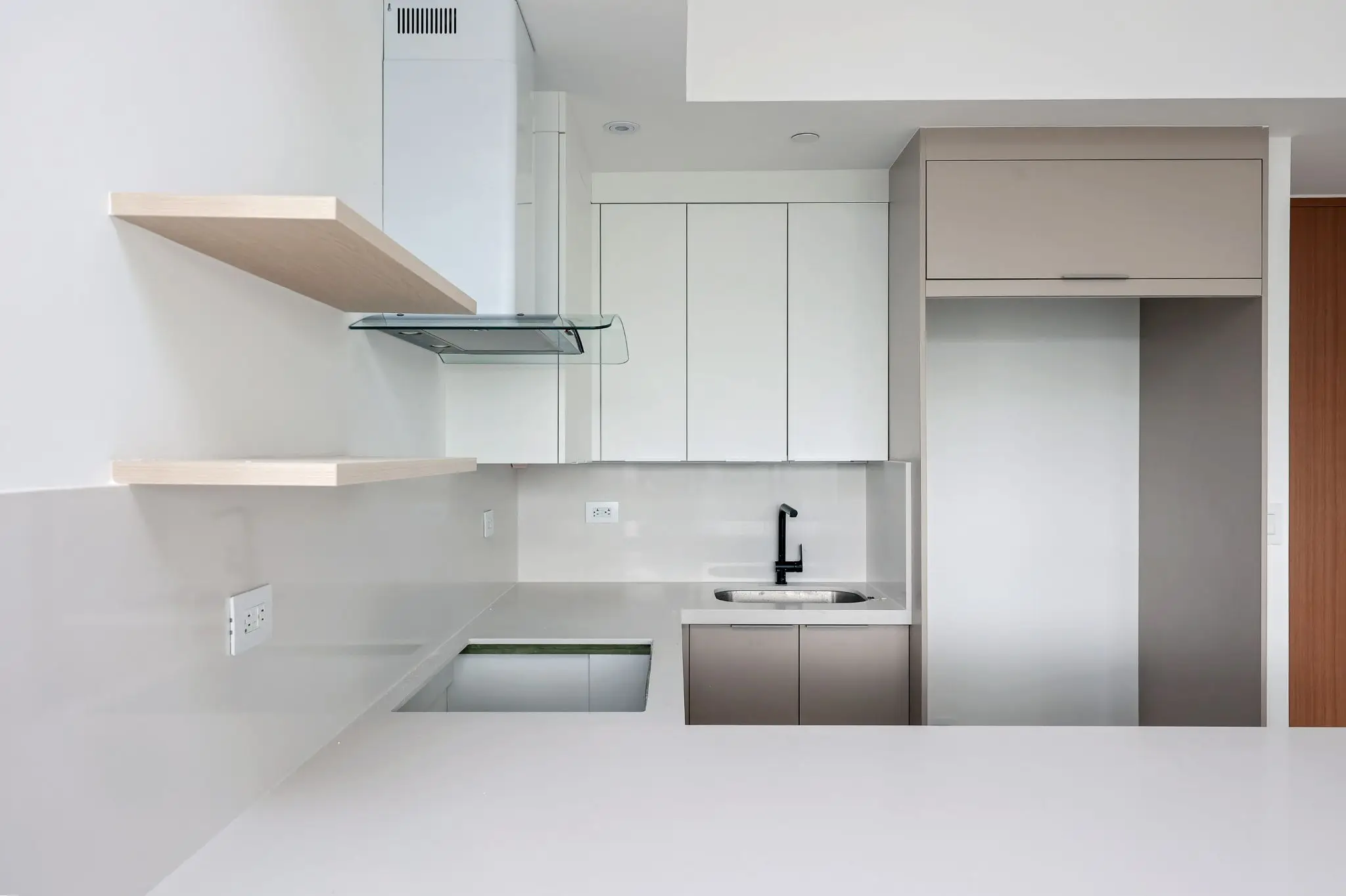 Contemporary City View Apartment in Nunciatura - image 6