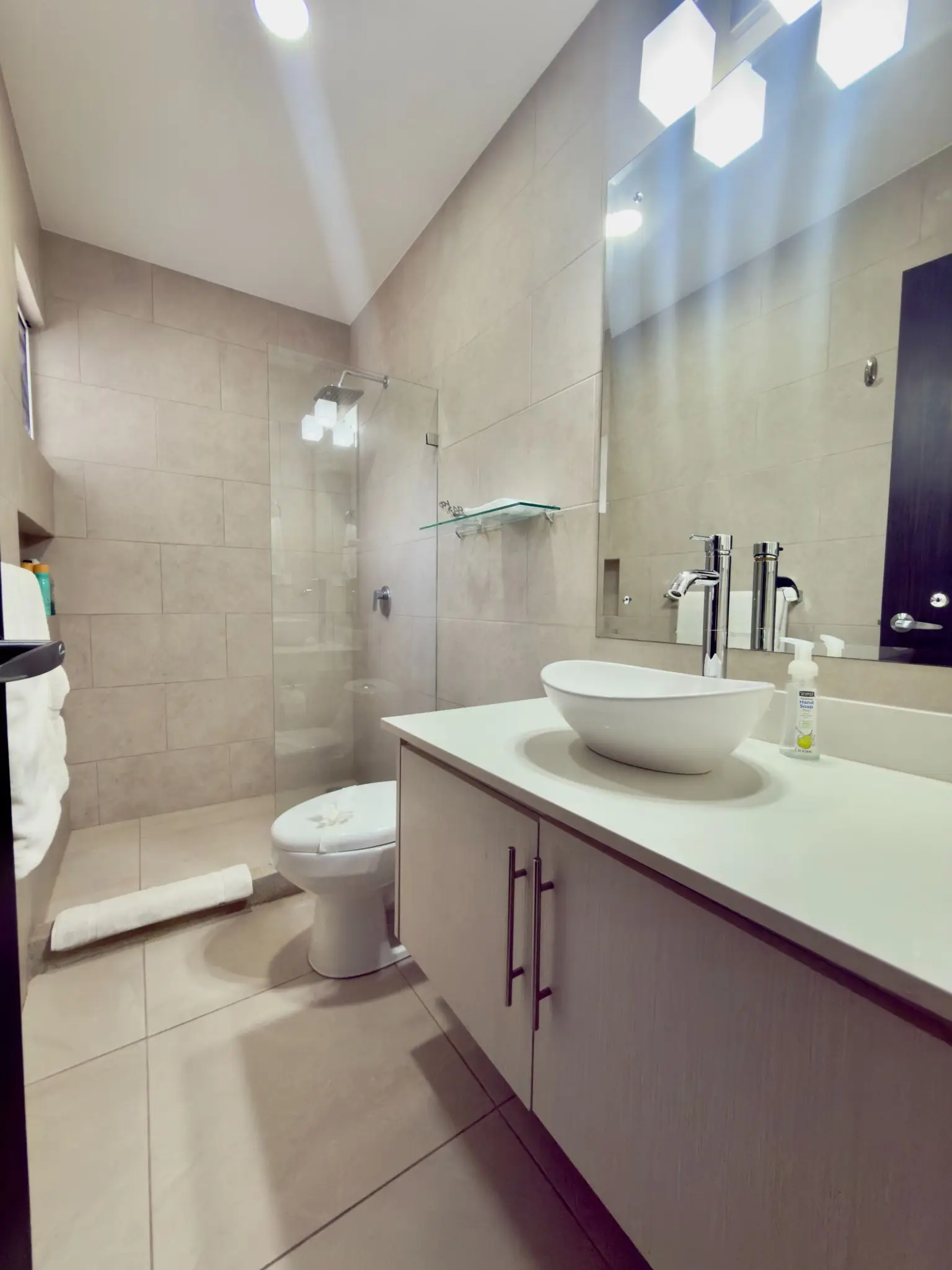 Modern Luxury Home in Jacó’s Premier Gated Community - image 13