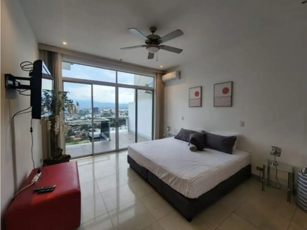 Luxury 3-Bed Penthouse with City Views in Escazú - image 12