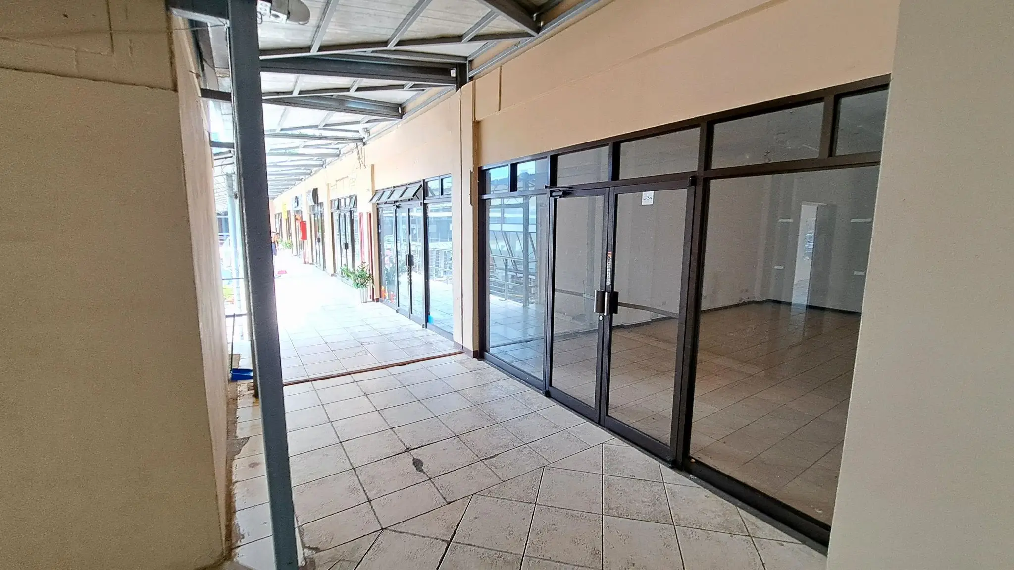 Versatile Office/Retail Space for Sale at Plaza Coral in Jacó - image 6