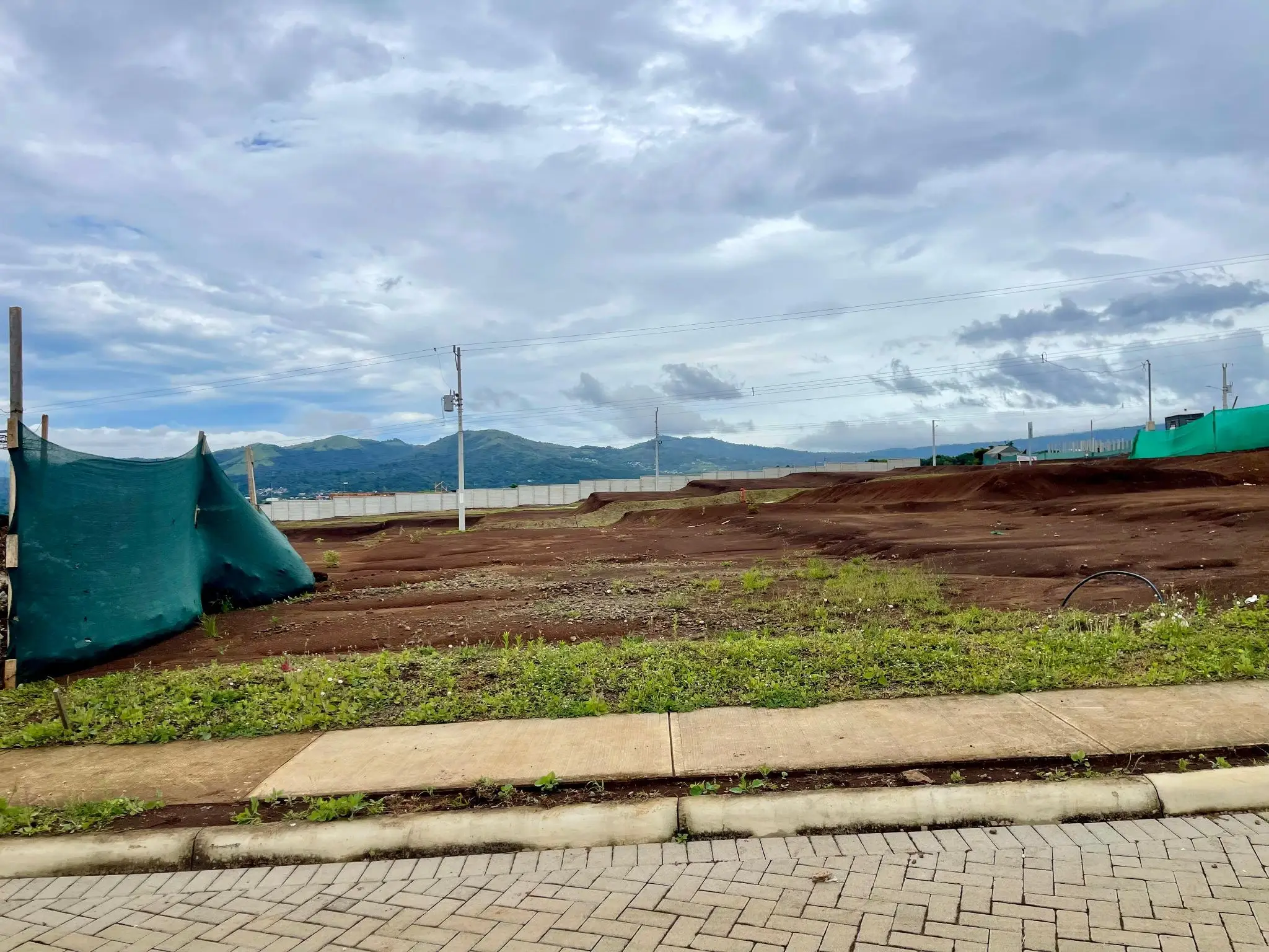 Prime Development Land in Grecia, Alajuela with Mountain Views - image 1