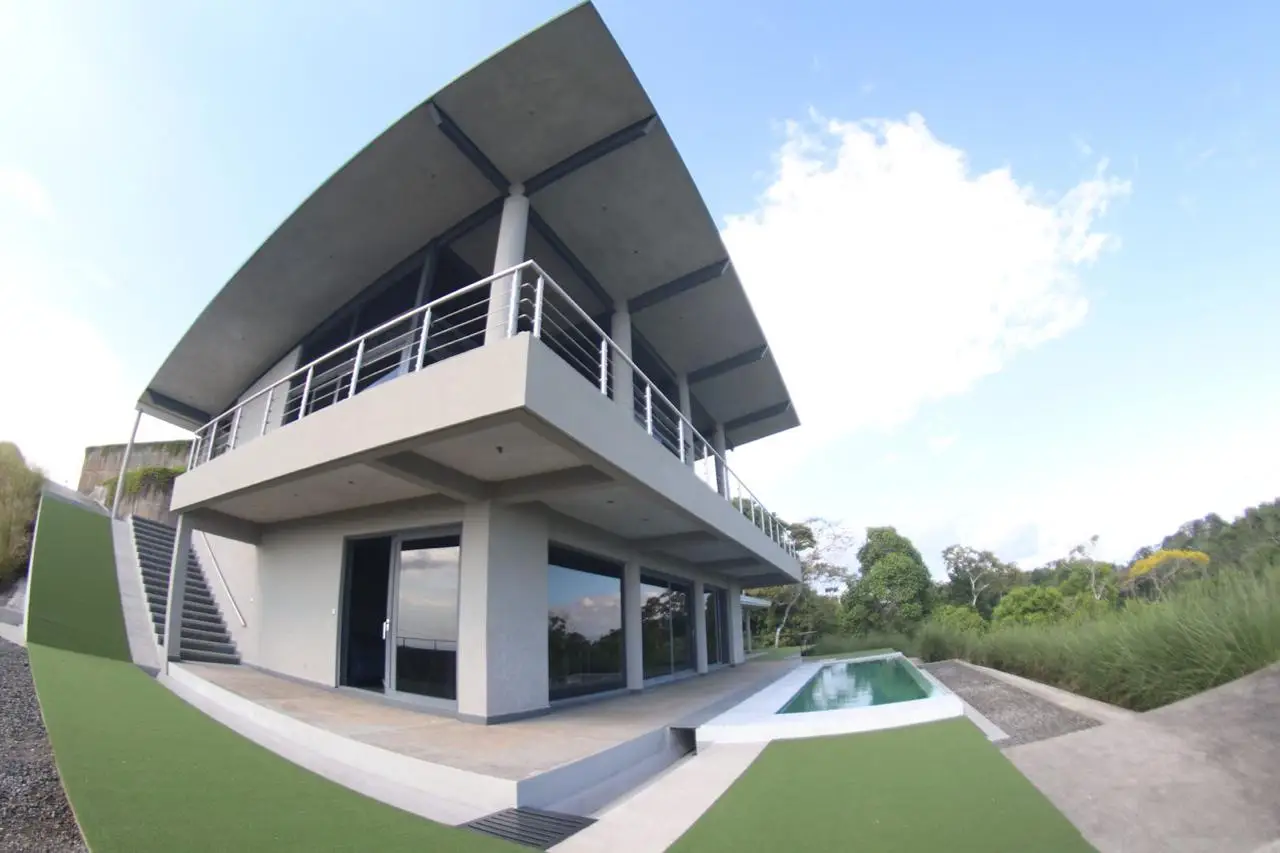 Endless Ocean Horizons: A Serene Retreat in Hermosa Hills - image 3