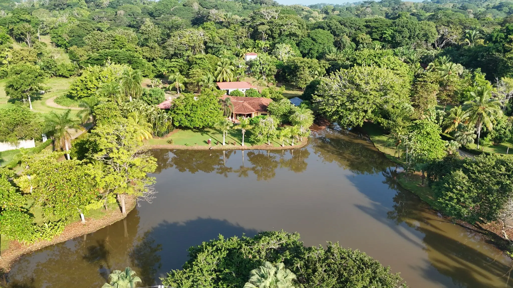 Tropical Luxury Estate with Private Lake, Pool & Prime Location Near Costa Rica’s Best Beaches” - image 13