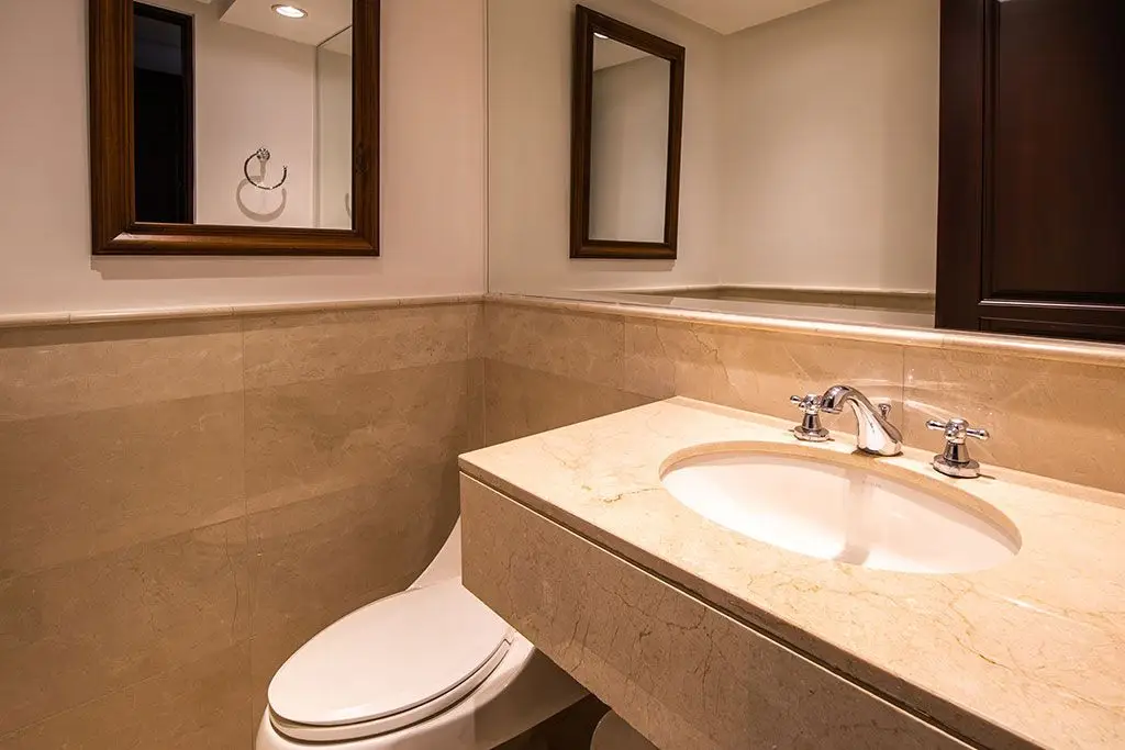 Luxury European Style Apartment in Laureles, Escazu - image 2