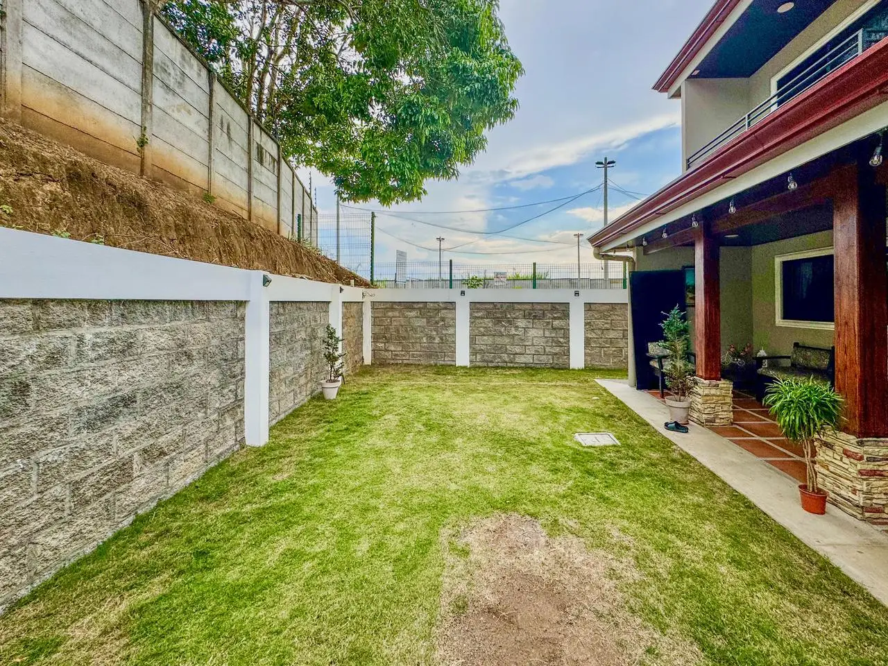 Stunning New 3-Bed, 3-Bath Home in Grecia, Alajuela - Modern Living - image 14