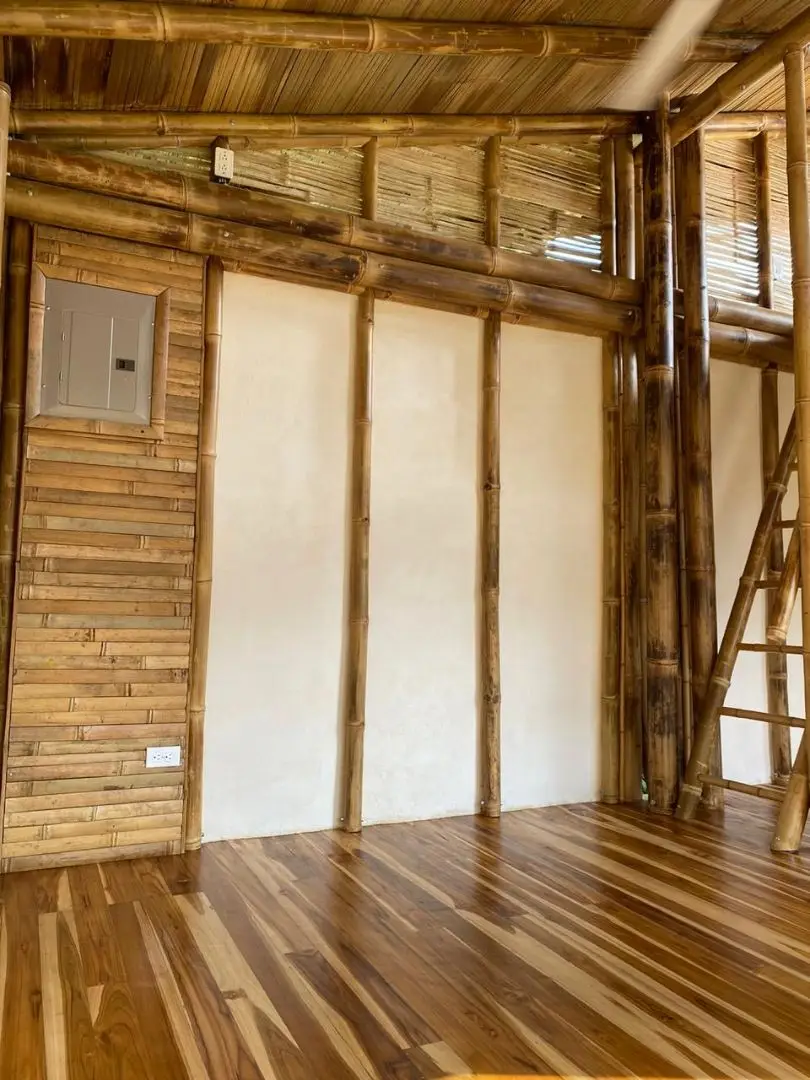 Walk to Beach 400m2 Property in Playa Hermosa   - image 8