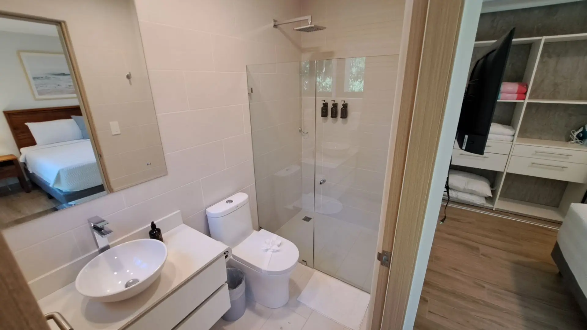 Torres del Mar 1302 New Jacó Condo: 2 Bed, Steps to Beach, Modern Design - image 14