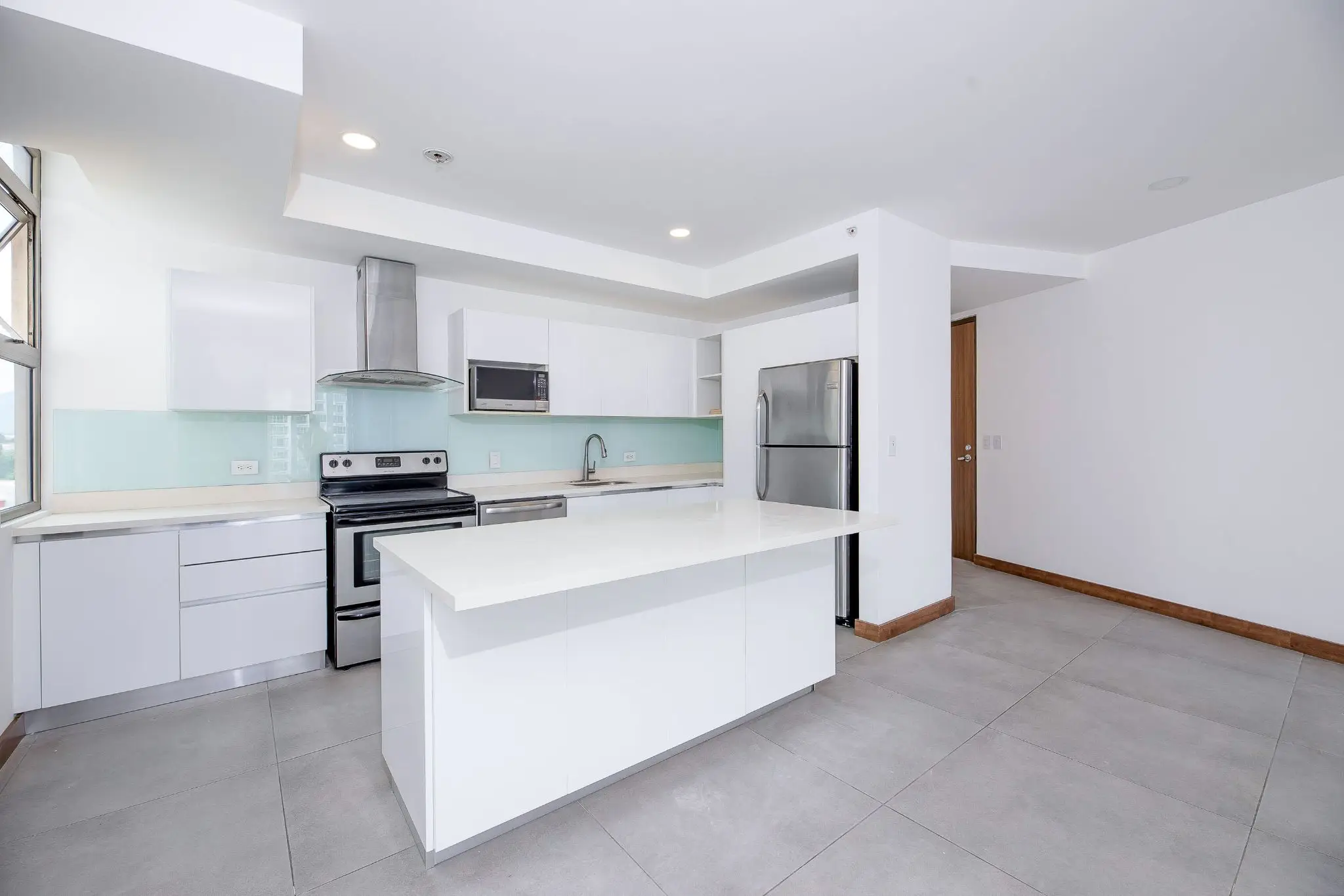 Luxury 3 bedroom Apartment in Nunciatura - image 2