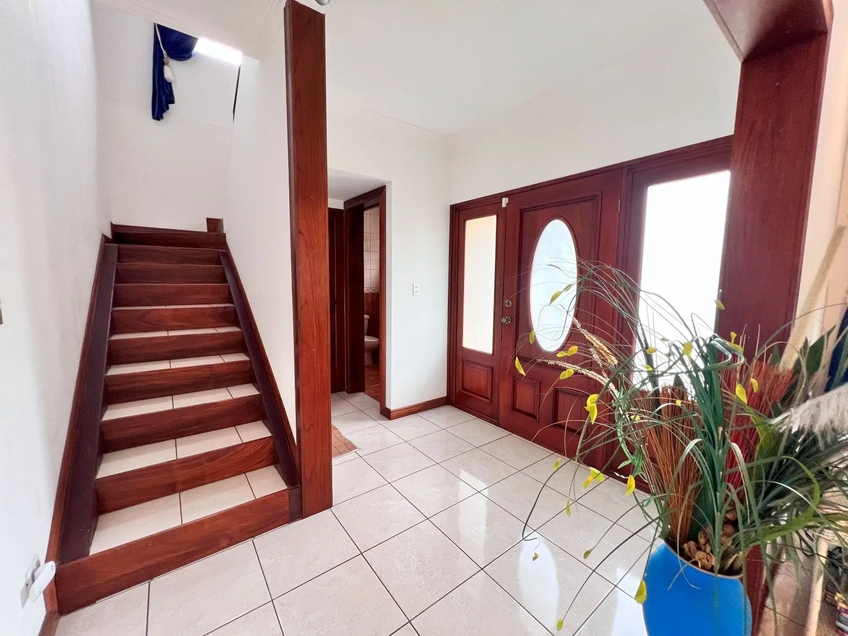 Elegant Two-Story Home with Pool and Panoramic Views in Las Cumbres, Brasil de Mora - image 13