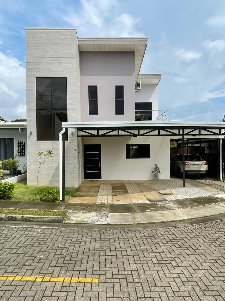 Modern 4-Bedroom Home in Grecia, Alajuela - Your Costa Rican Oasis - image 1