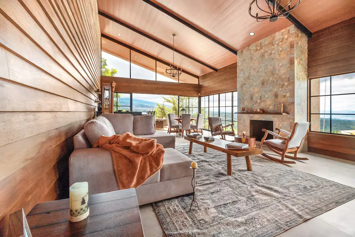 Exquisite Mountain View Hillside Retreat in Costa Rica with Panoramic Mountain Views - image 4