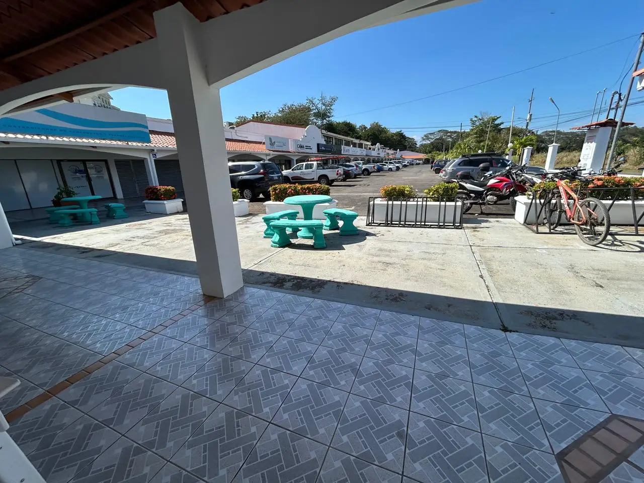 Commercial Building for Sale in Jacó | Plaza Boulevard Location | Near Beach | Main Road - image 6