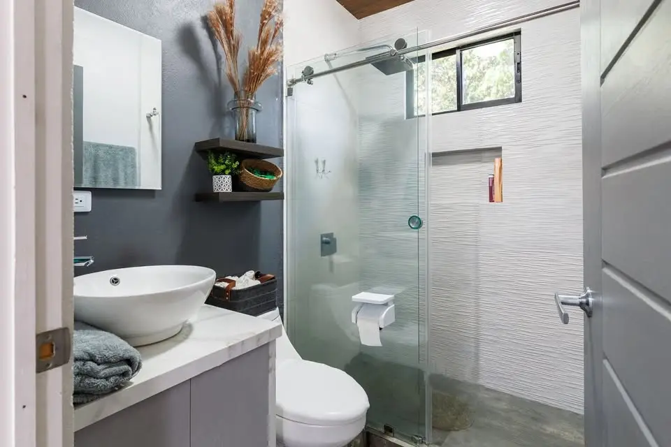 Stunning Modern Hillside Home in Gated Hacienda Natura, Naranjo, Alajuela - image 6