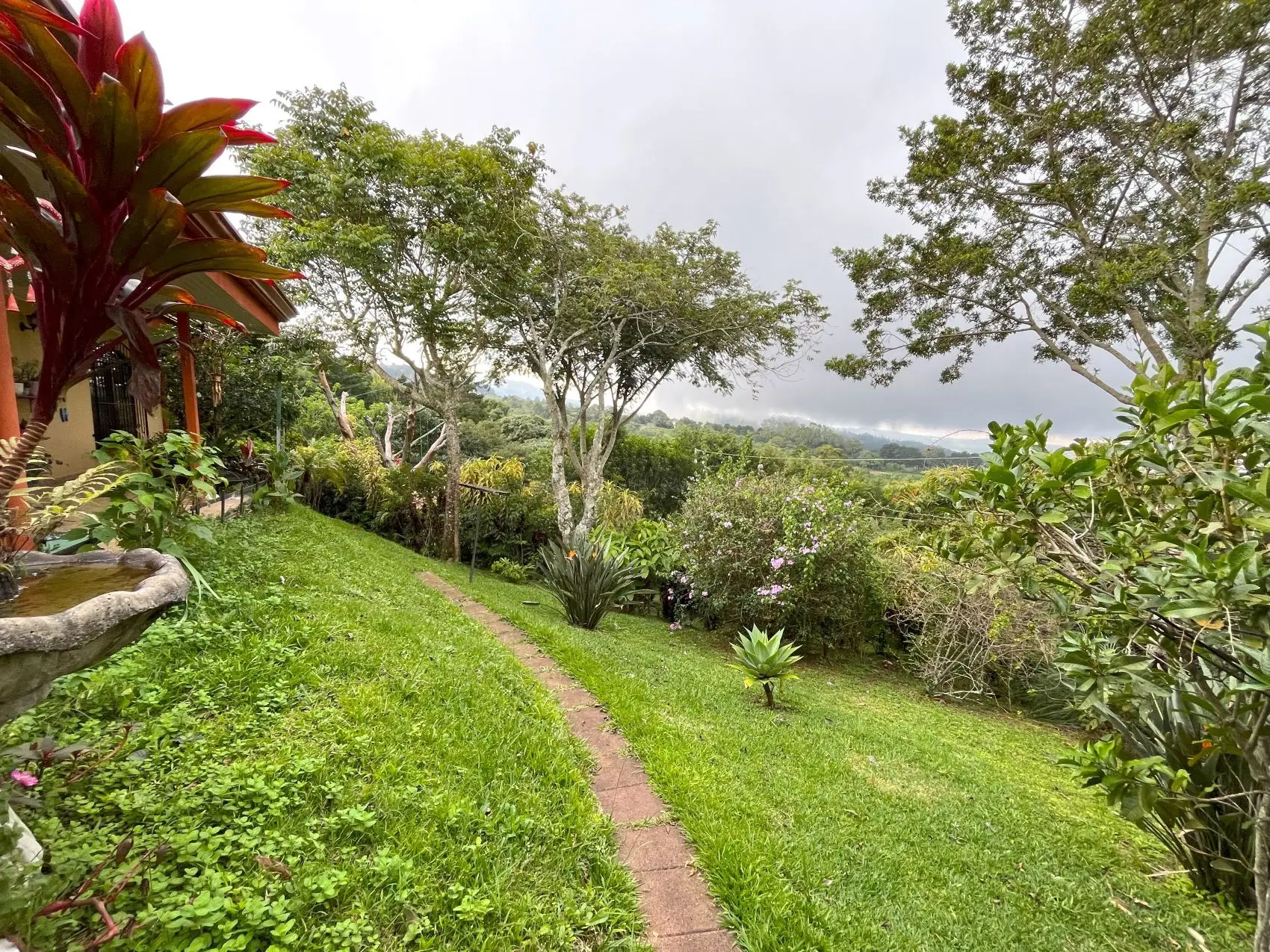 Hillside House with breathtaking Panoramic Valley Views in Santa Bárbara, Heredia - image 14