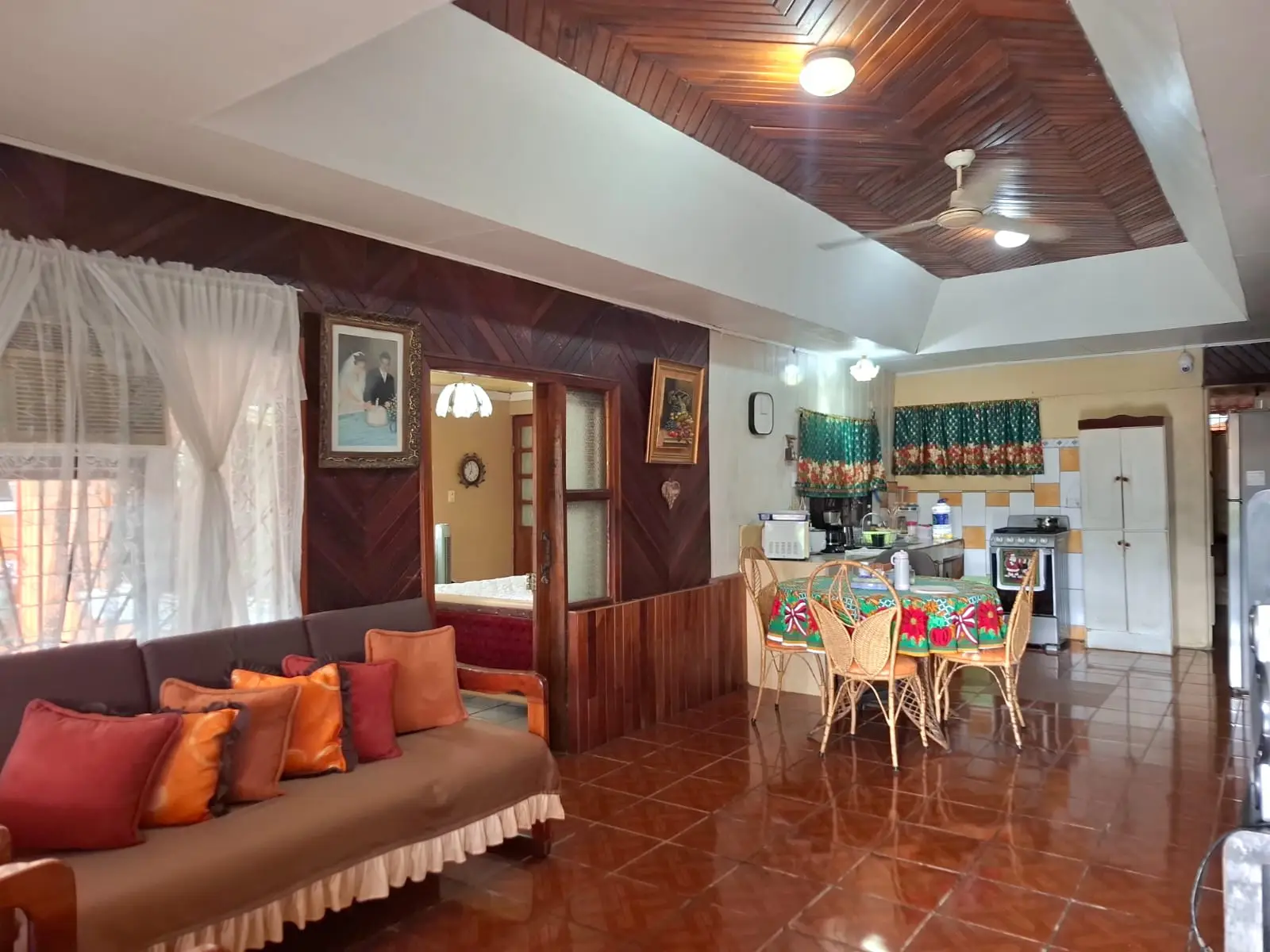 Strategically Located Home with Large Lot & Investment Potential in Herradura - image 14