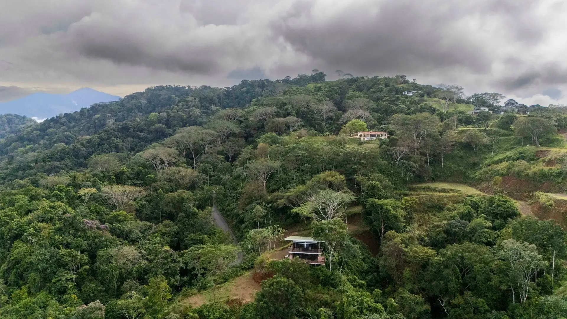 Luxury Modern Home on the hills above Tarcoles: Panoramic Ocean & Mountain Views - image 7