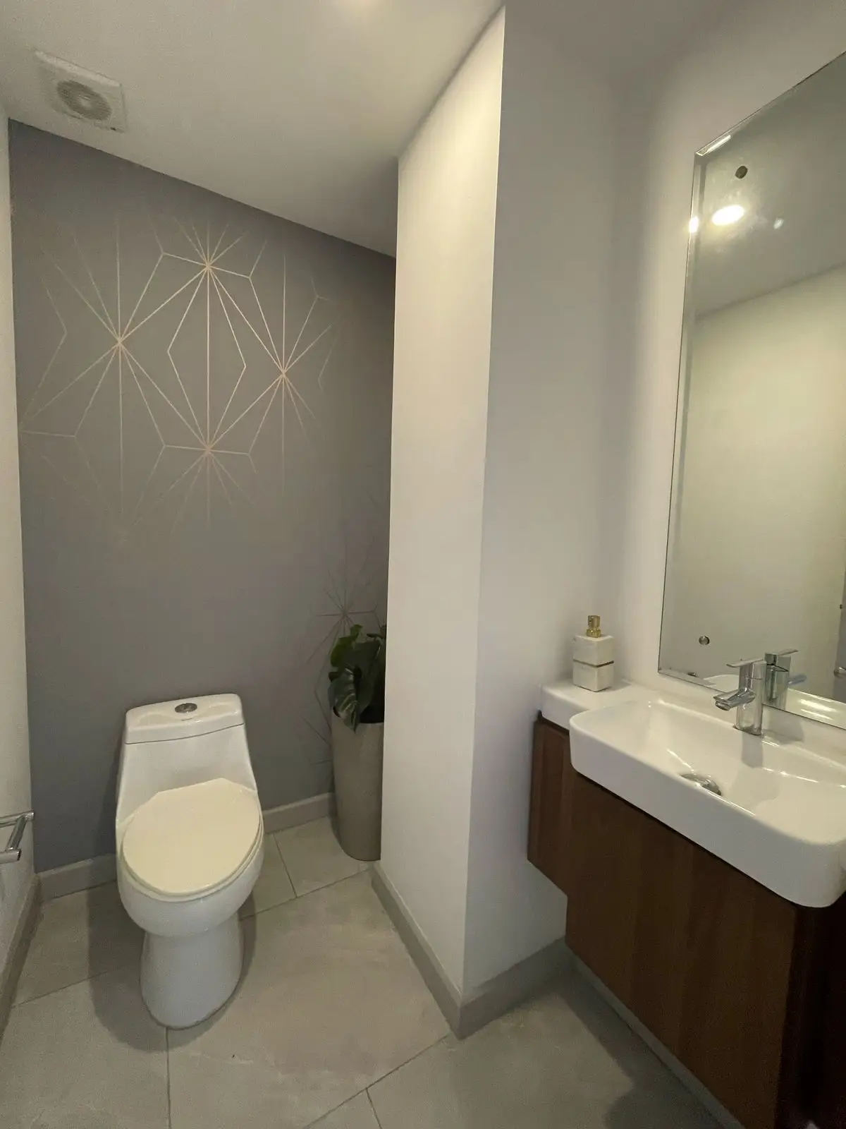 Luxury 3-BR Apartment in Secure Escazú Community - image 6