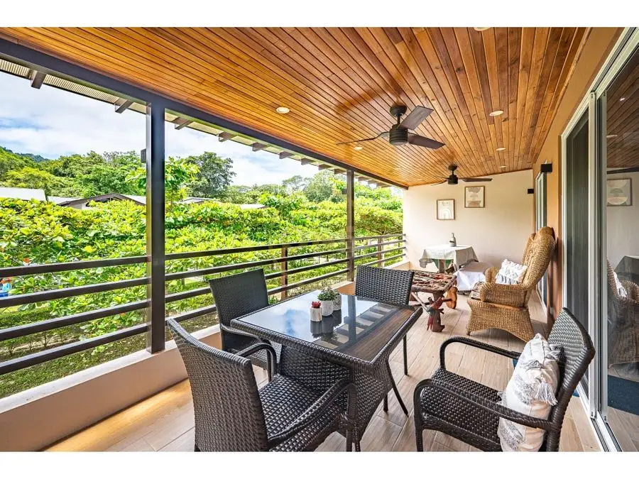 Modern 4-Bedroom House in Jacó: New Build with Spacious Living & Outdoor Oasis - image 3