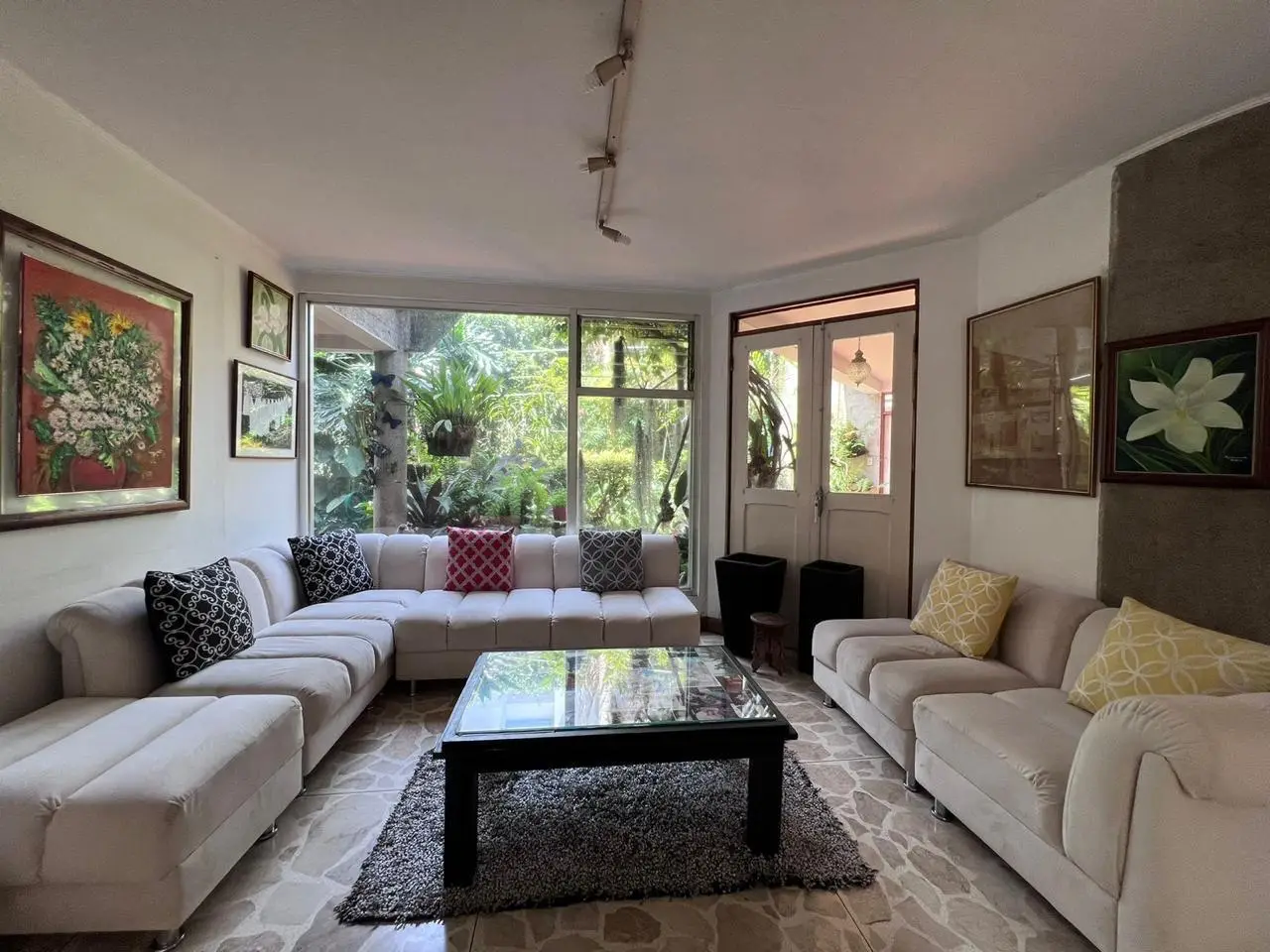 Spacious 5-Bedroom House in Rohrmoser, San José - image 8