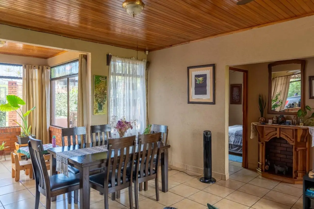 Atenas Quinta with Mountain Views: Charming 3-Bed Home on Expansive Private Land - image 9
