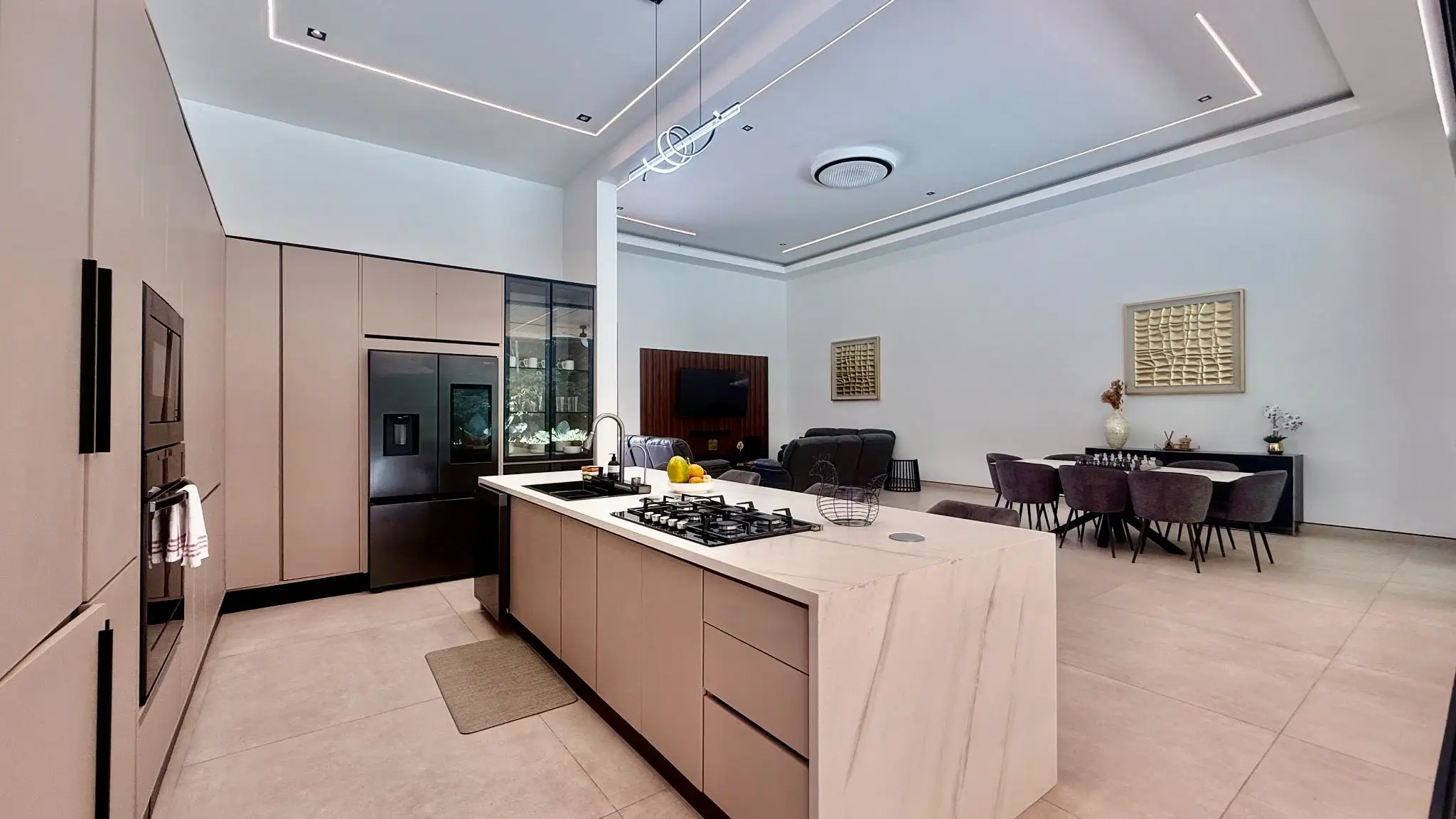 Ultra-Modern 4-Bed Luxury Villa with Pool in Herradura, Costa Rica - image 10