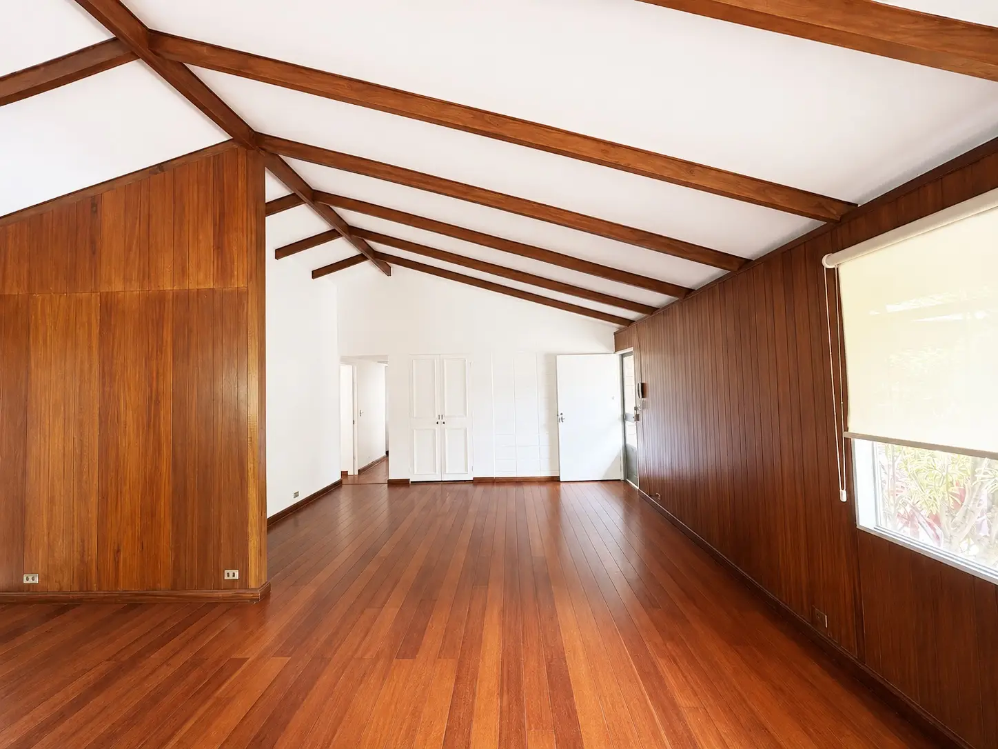 Spacious 4-Bed House for Rent in Santa Marta, Curridabat / Beautiful garden - image 5