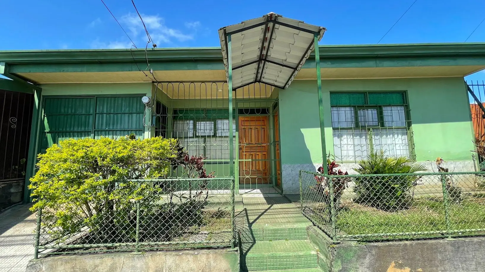 HOUSE WITH COMMERCIAL POTENTIAL FOR SALE IN SAN RAMON, ALAJUELA - image 2