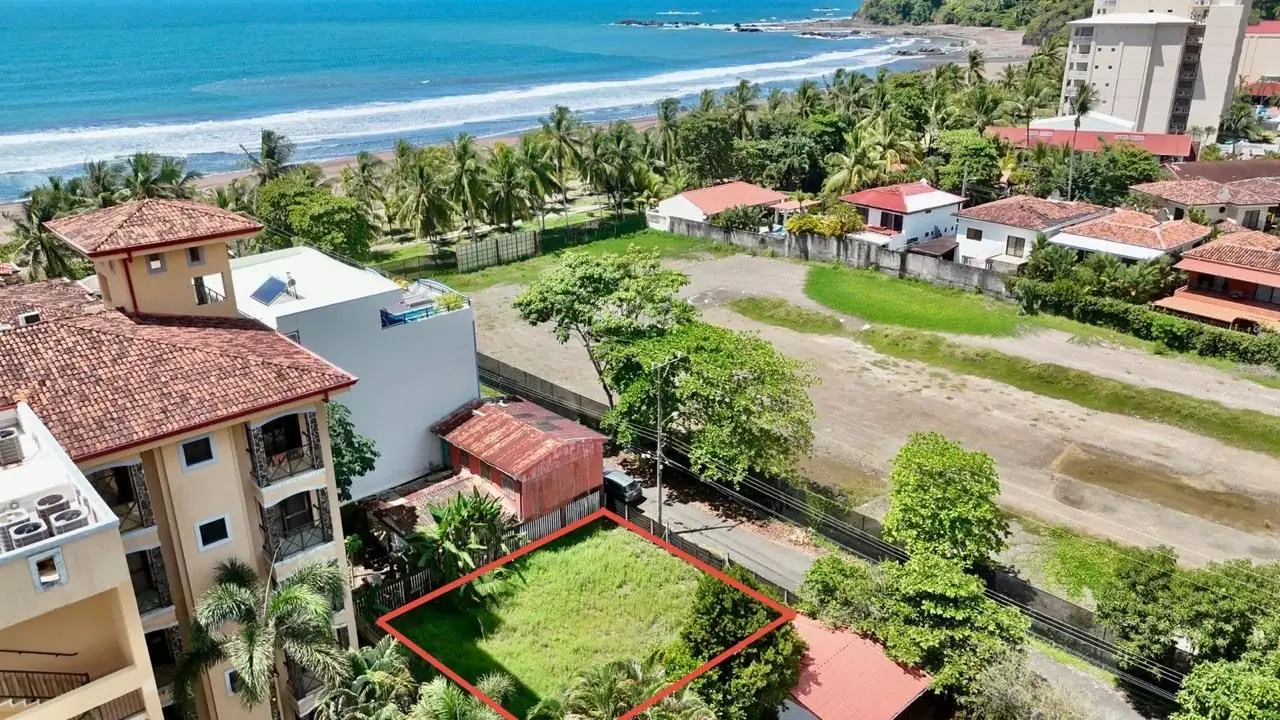 Lot just a few meters from Jaco Beach - image 5