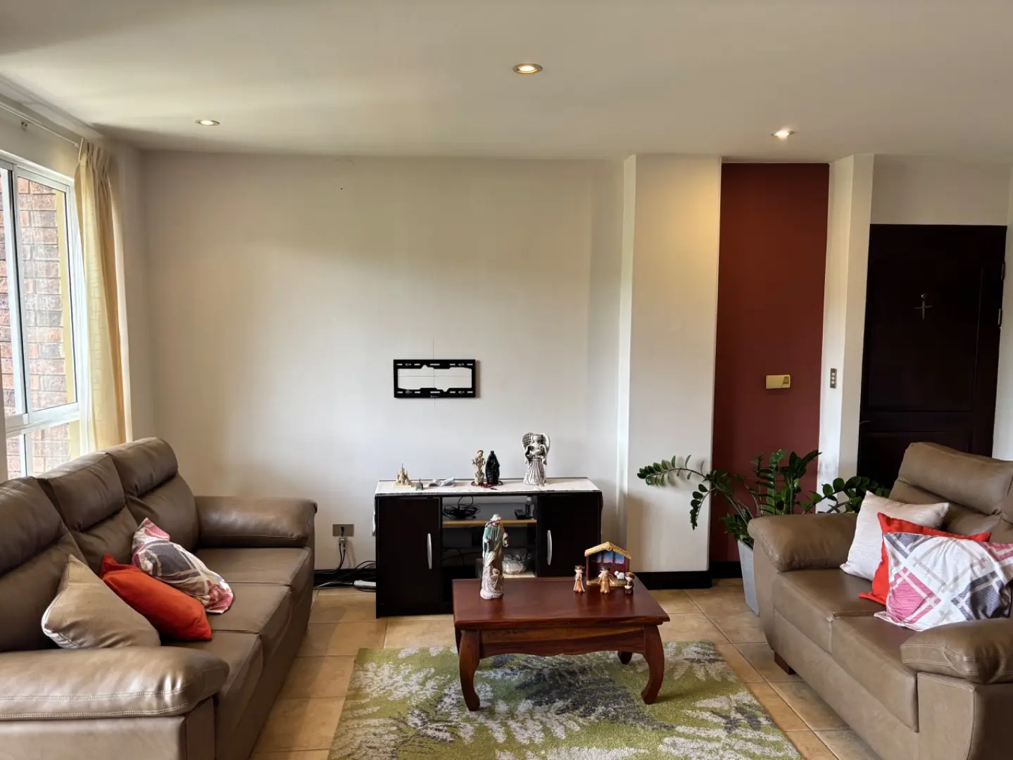 Rent / Lovely Apartment in Valle Arriba Condominium, San Rafael de Escazu, San Jose - image 6