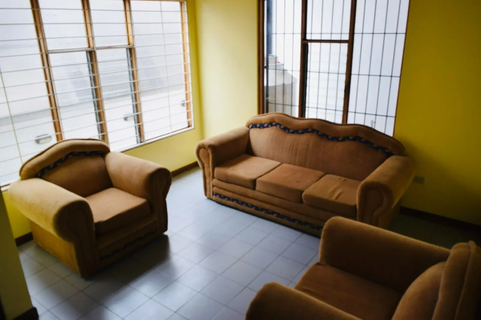 Home for sale in Cartago near the Courthouse - image 7