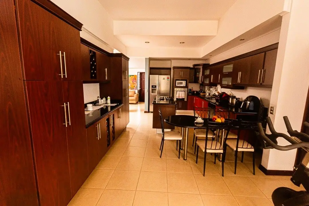 LUXURY BOUTIQUE HOME FOR SALE IN SAN RAMON GATED COMMUNITY - image 8