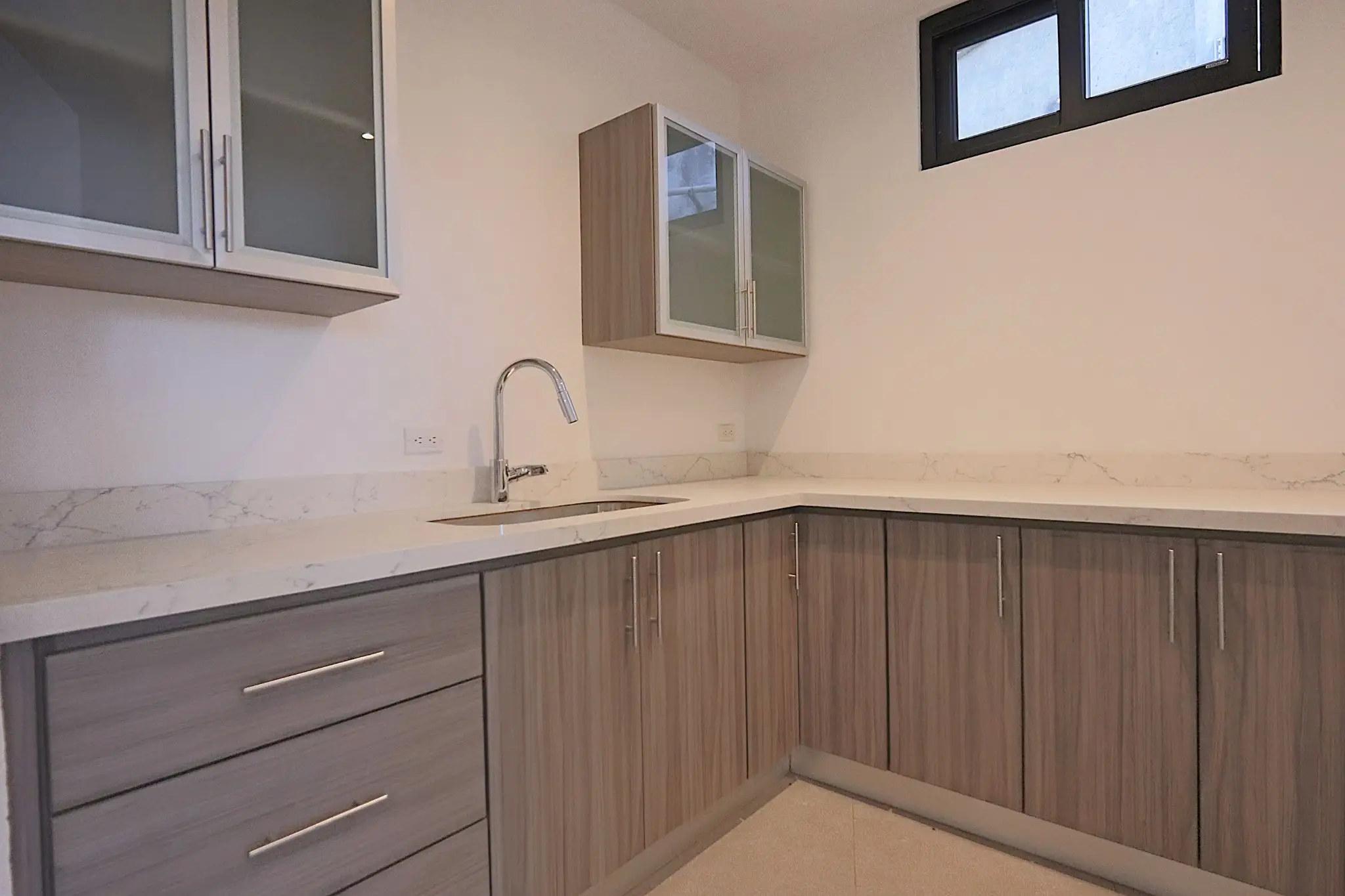 For Rent: New 1 and 2 bedroom Apartments in Escazu - image 5