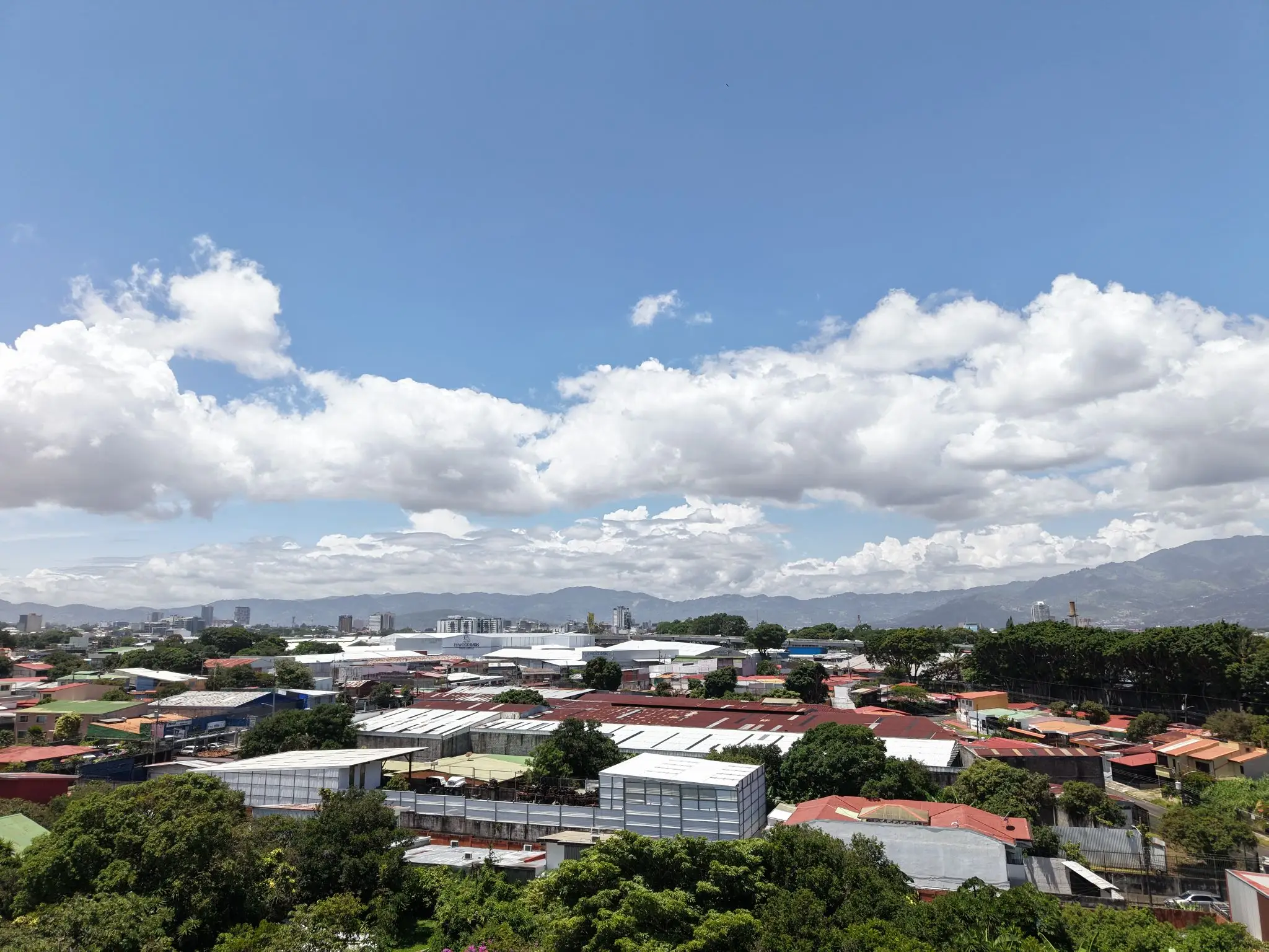 Nuevos Apartamentos en Preventa en Tibás - image 4