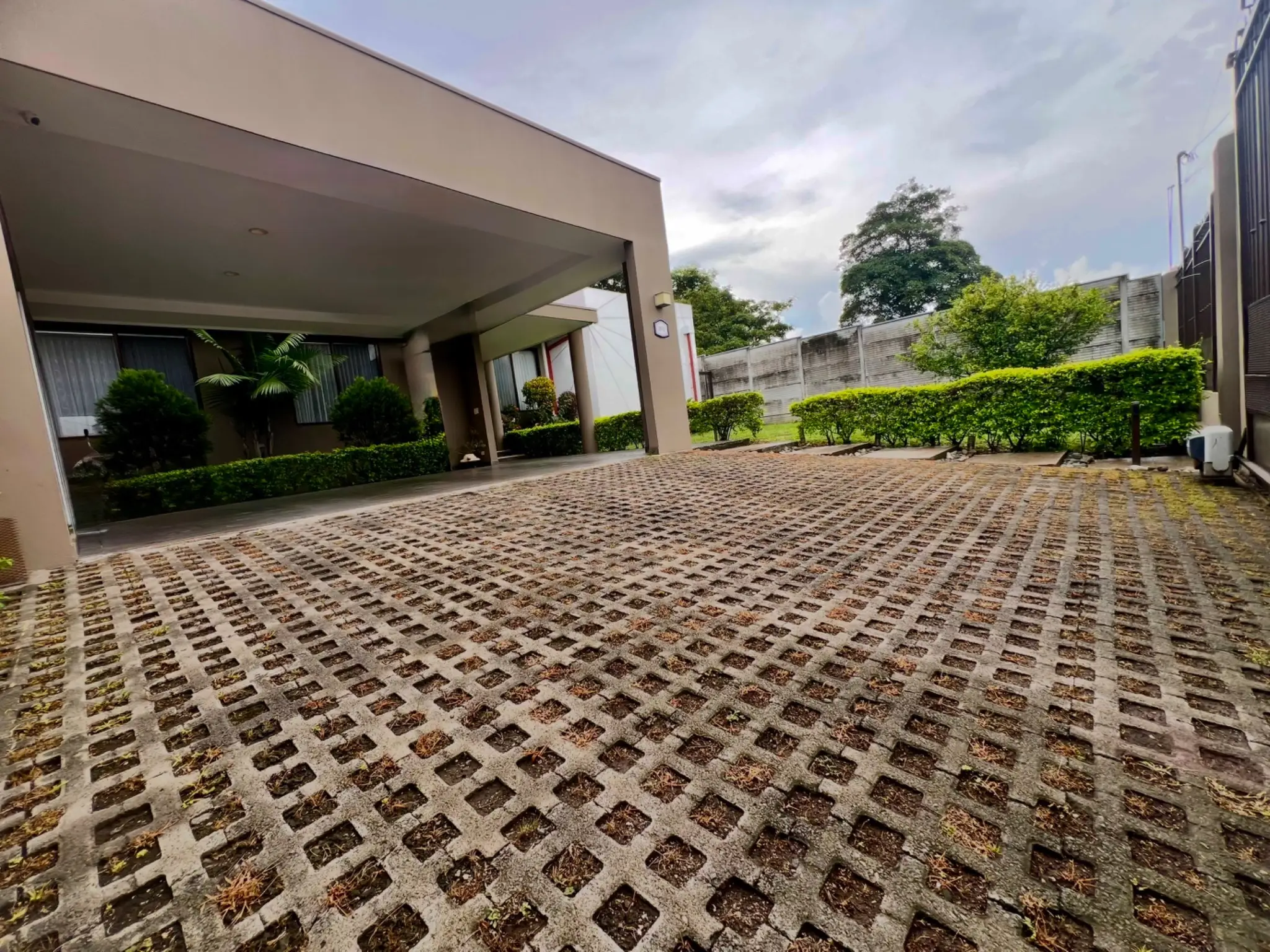 Modern Home in La Garita – Residencial El Bosque - image 11