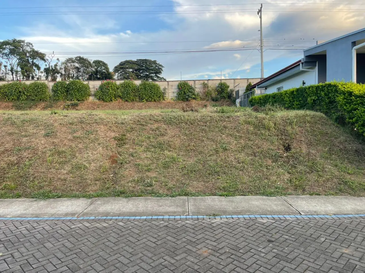 Ideal 200sqm Land Plot in Condominium Altabrisa, Grecia, Alajuela - Build Your Dream - image 7