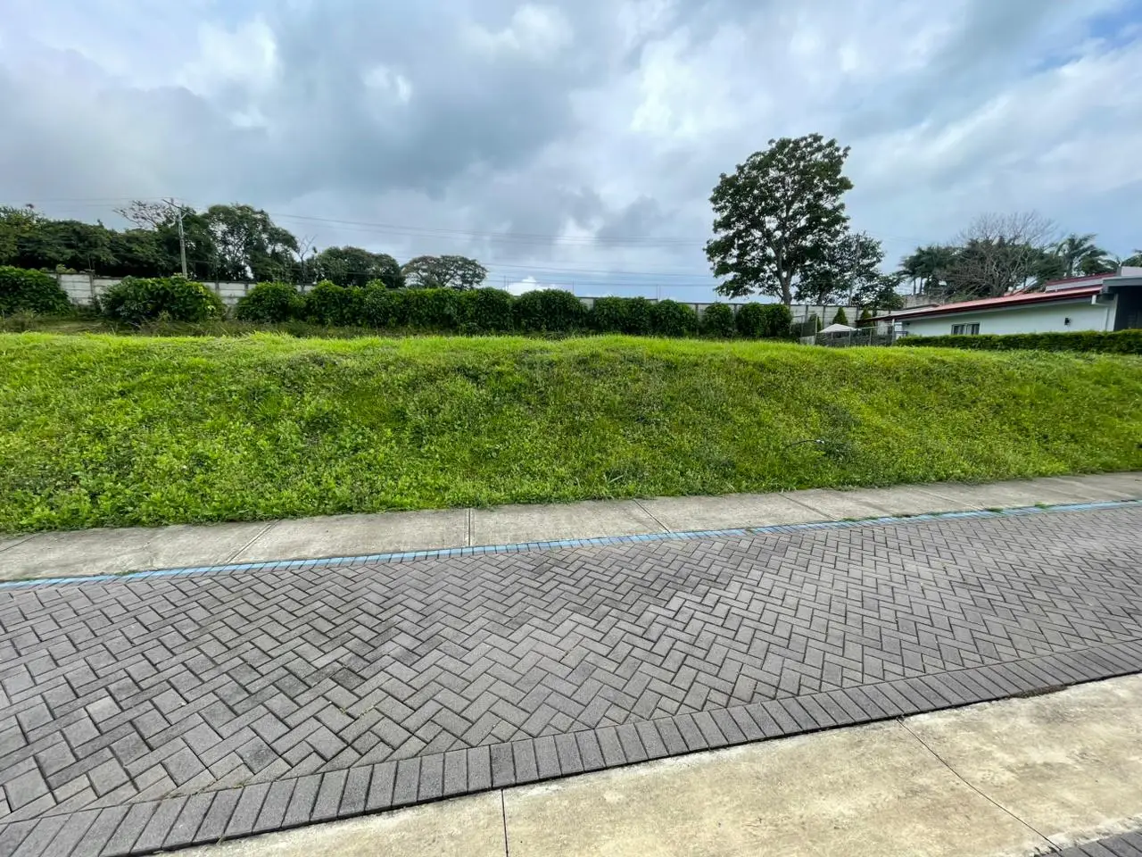 Prime 225 sqm Building Lot in Grecia, Alajuela – Ideal for Your Costa Rican Dream Home - image 8