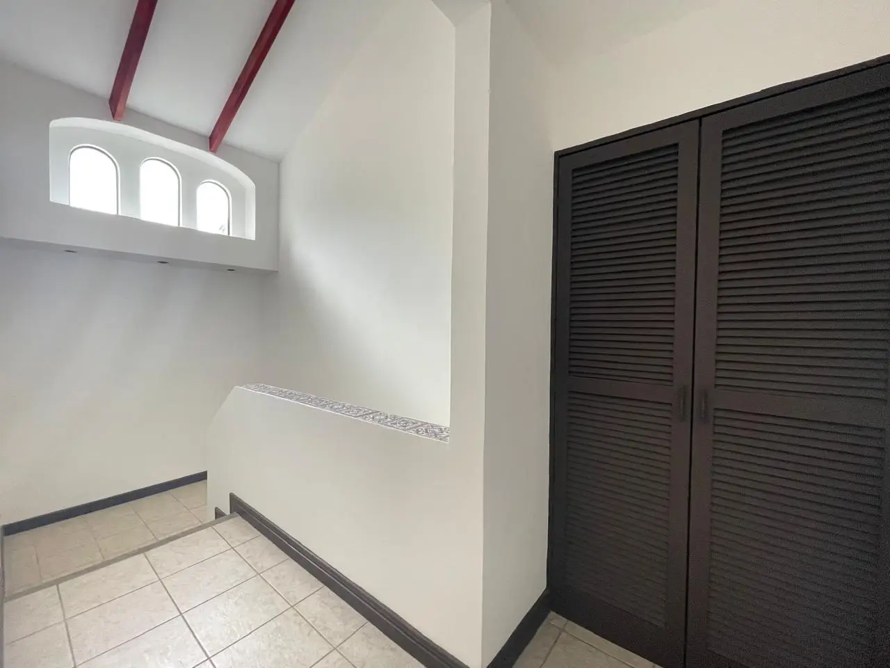 Colonial-Style Home in Secure Gated Community – For Sale or Rent - image 6