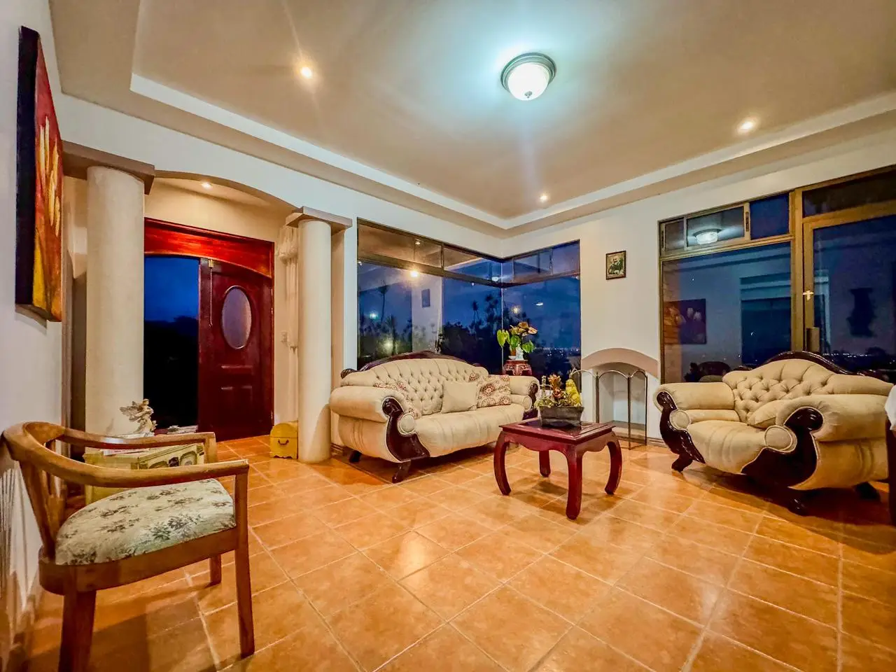 Charming 3-Bed Home with Mountain Views in Grecia, Alajuela - image 3