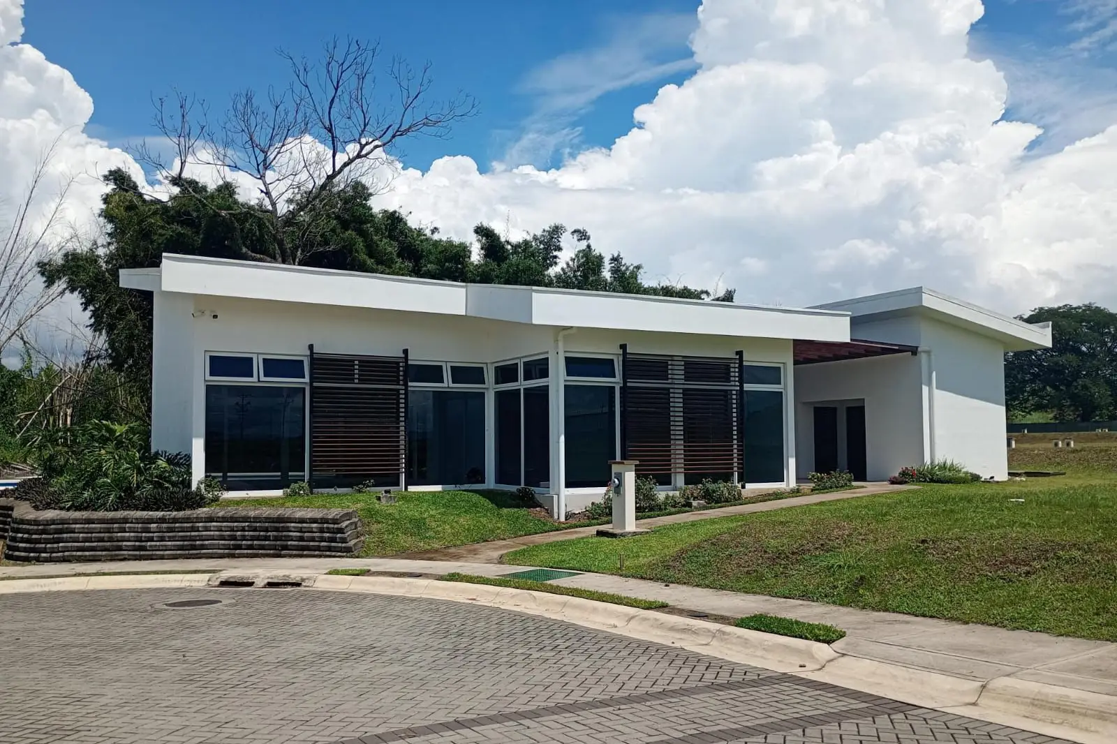 Prime 199sqm Lot in Gated Community - Puente de Piedra, Grecia, Costa Rica - image 9