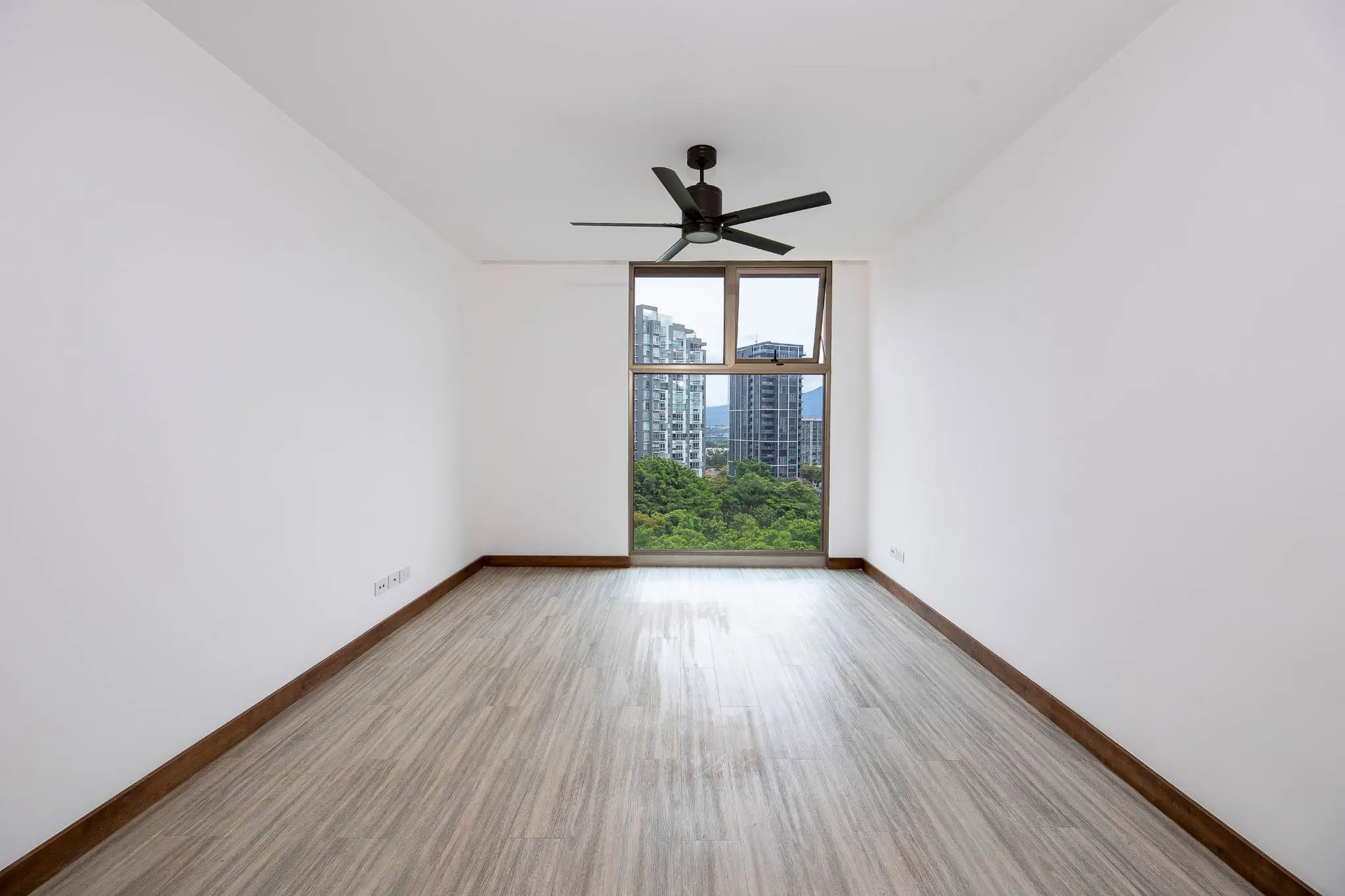Luxury 3 bedroom Apartment in Nunciatura - image 3