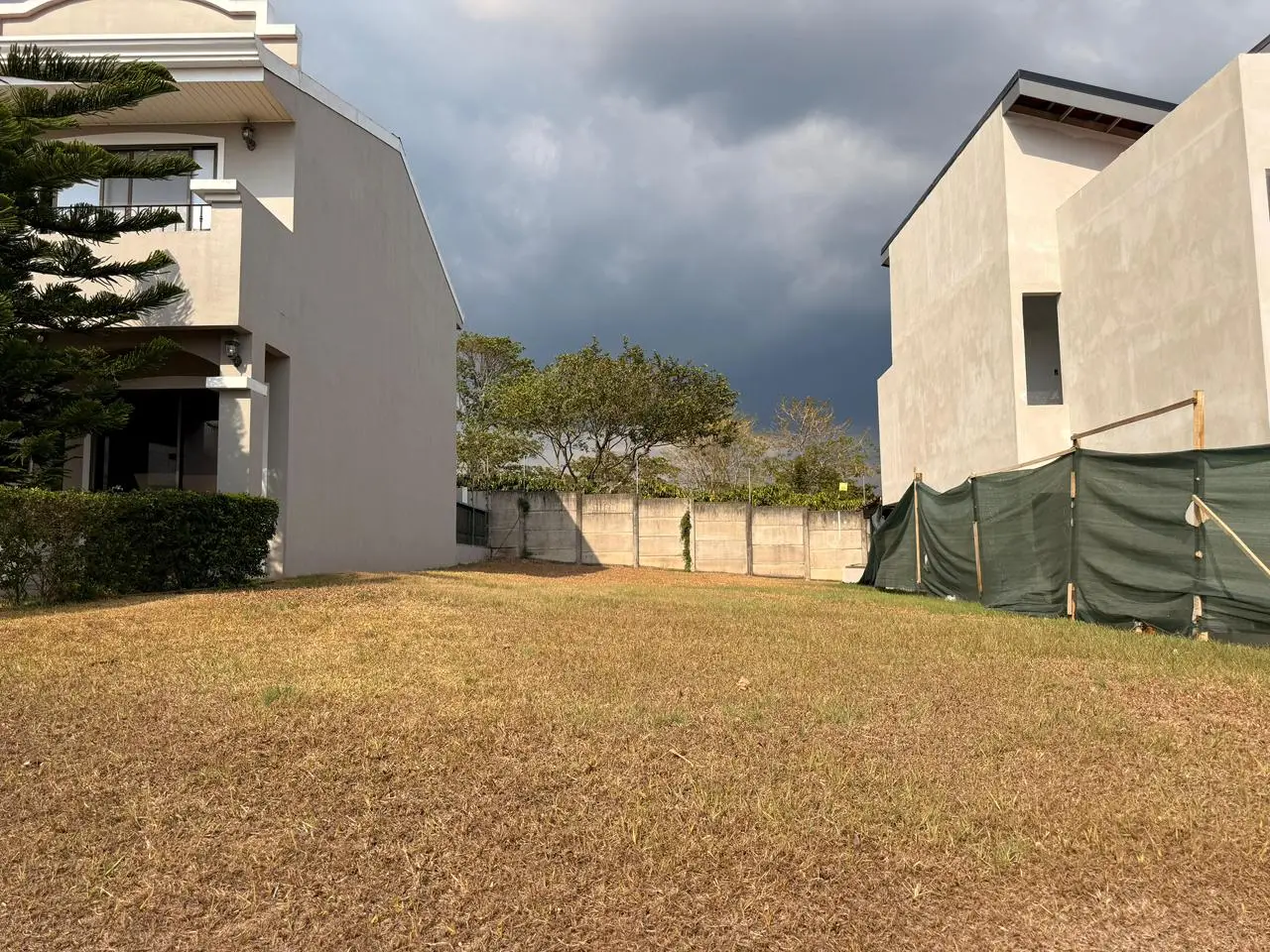 Excellent 231 m² lot on Central Avenue in Grecia, Costa Rica - image 7