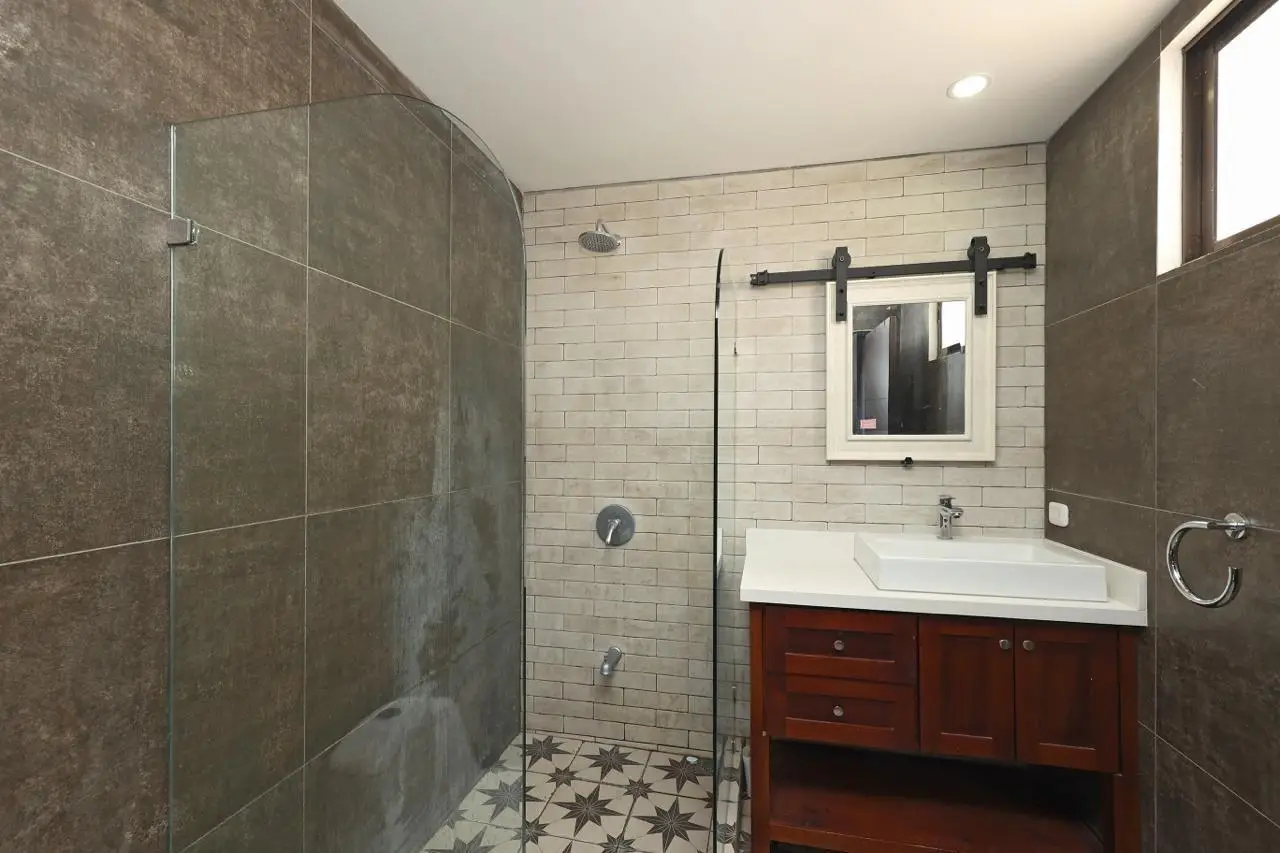 Stunning New 2-Bed, 2-Bath Modern House in La Garita, Alajuela, Built 2022 - image 7